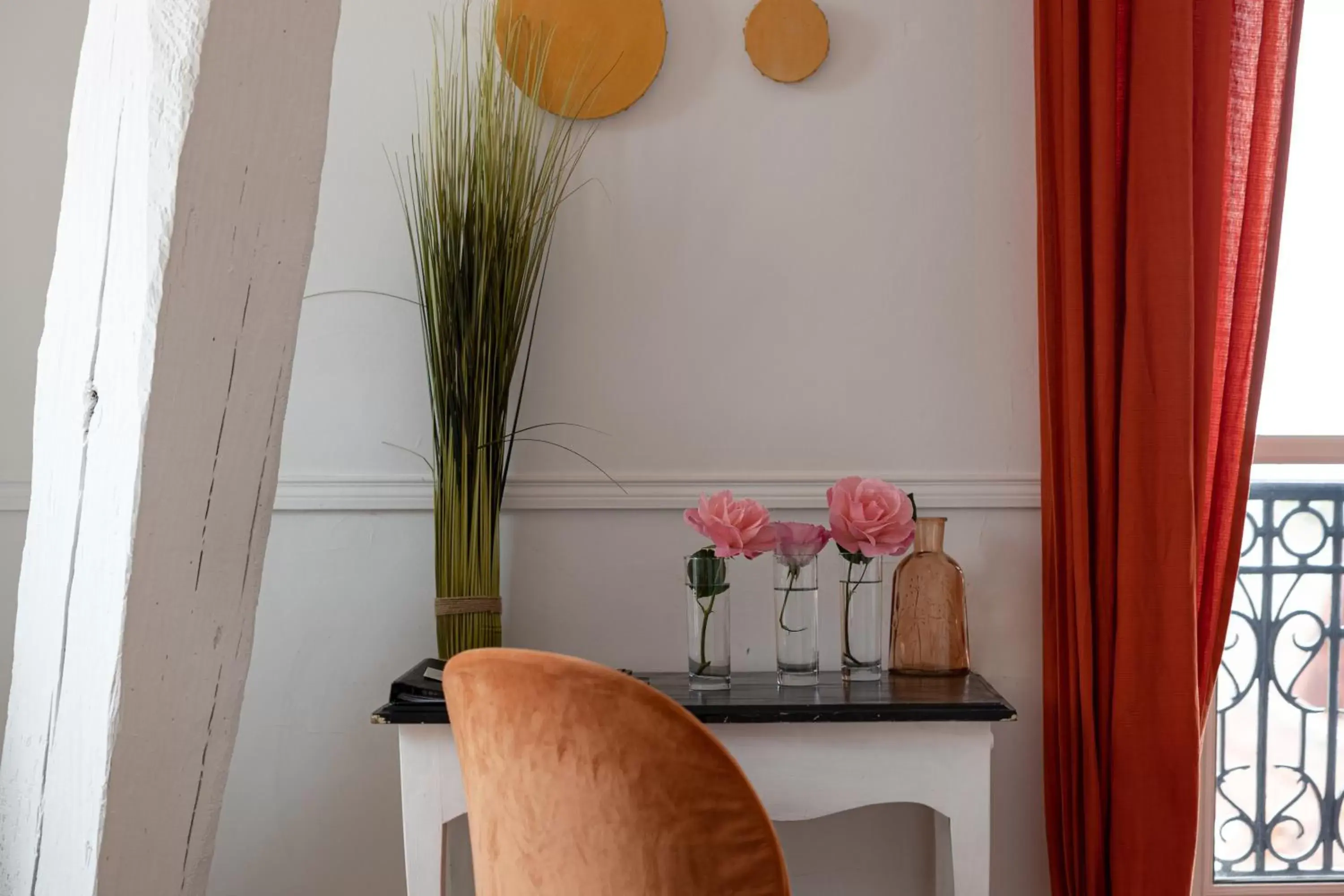 Decorative detail, Seating Area in Hôtel & Espace Bien-être La Maison du Lierre