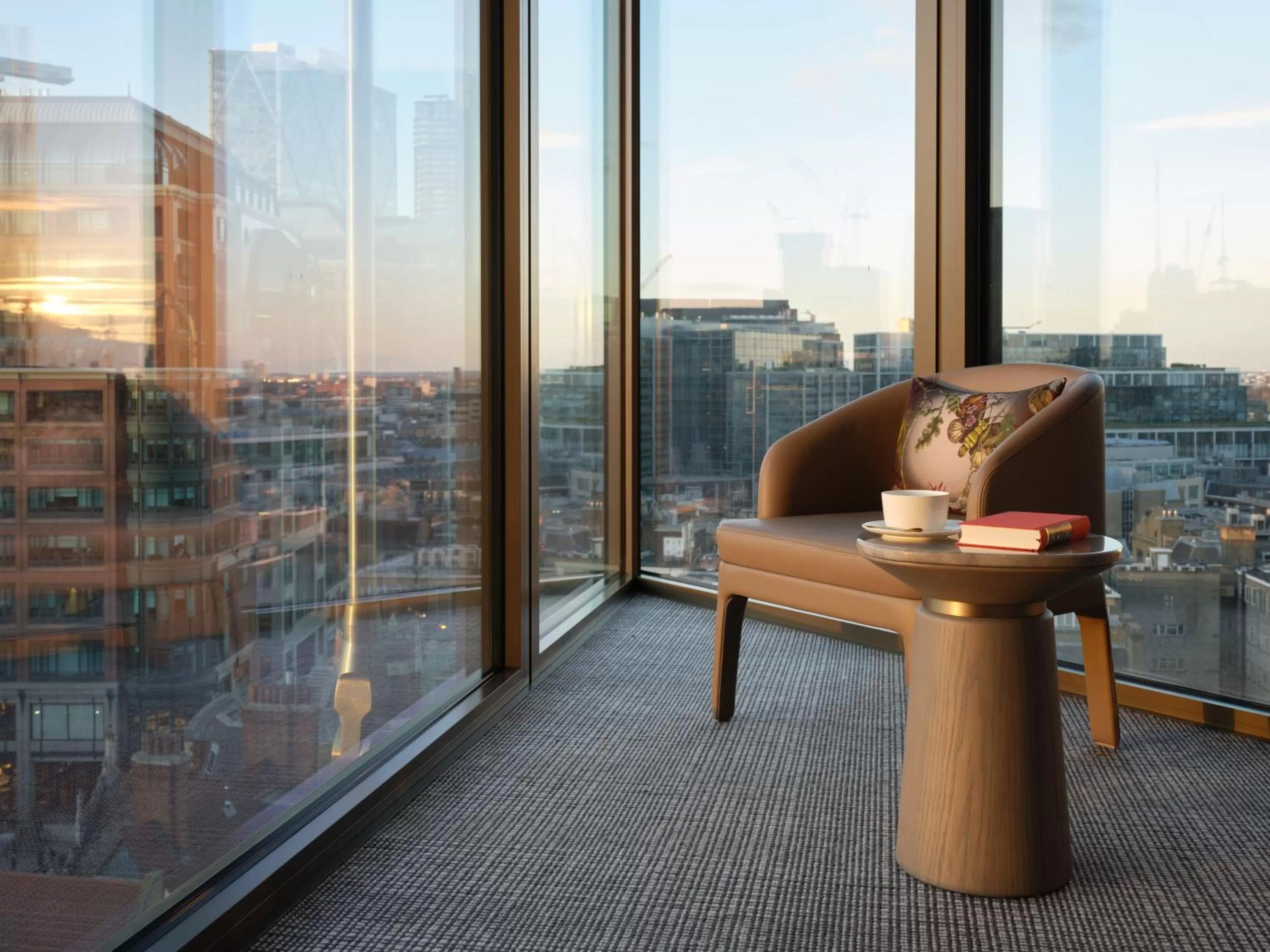 Devonshire Suite in Pan Pacific London