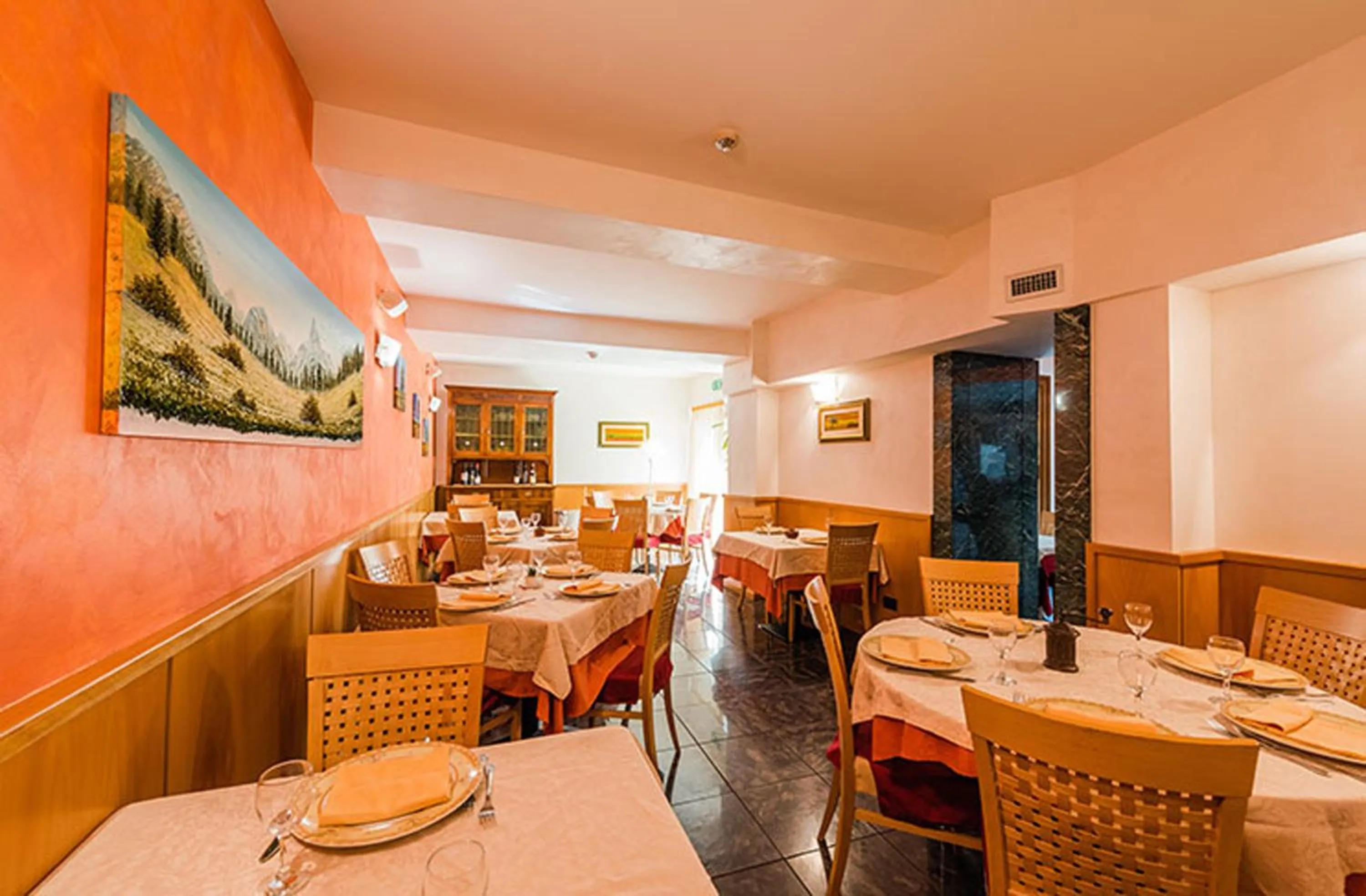 Restaurant/places to eat in Hotel Au Soleil