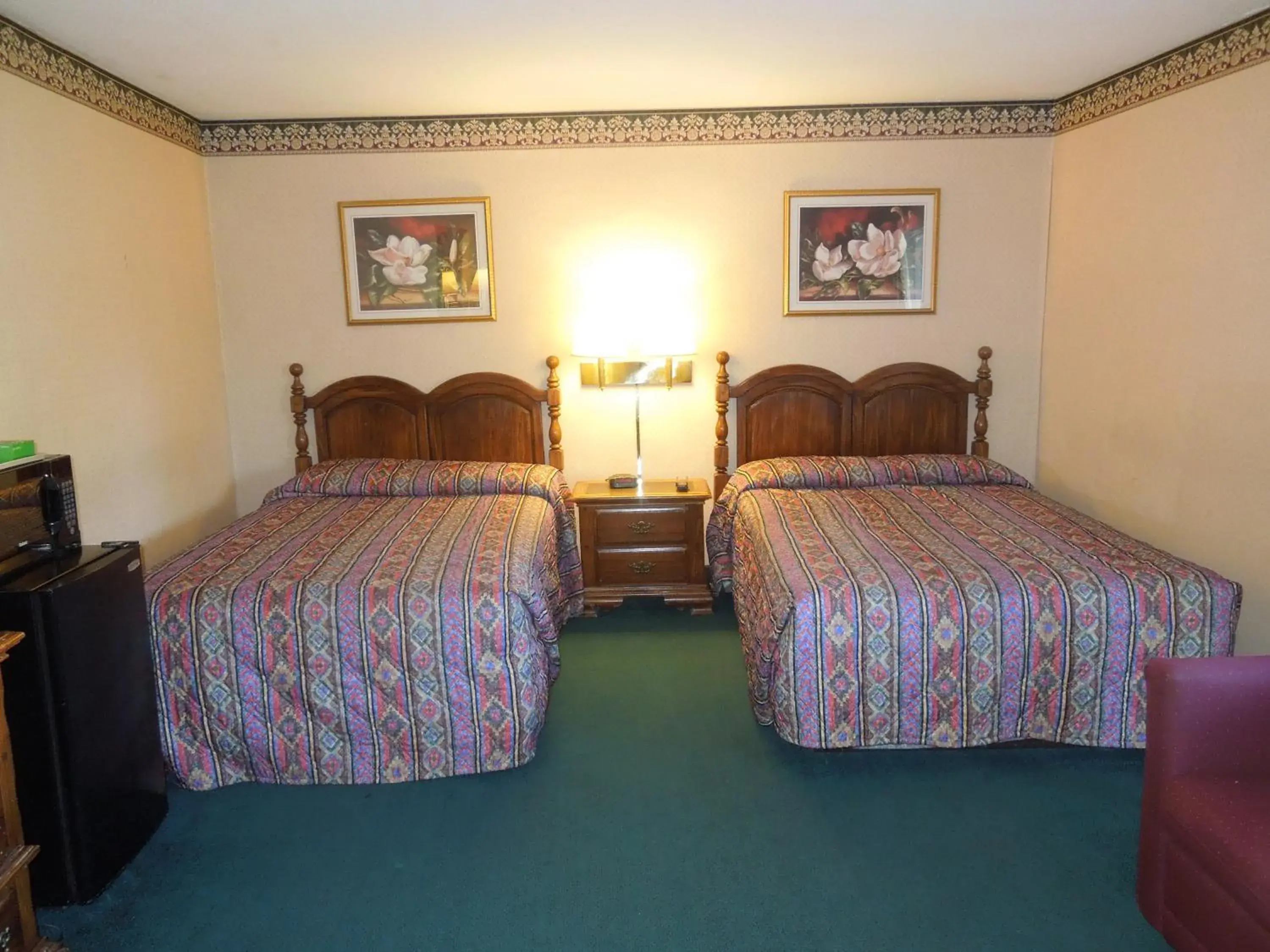 Bedroom, Bed in Value Inn