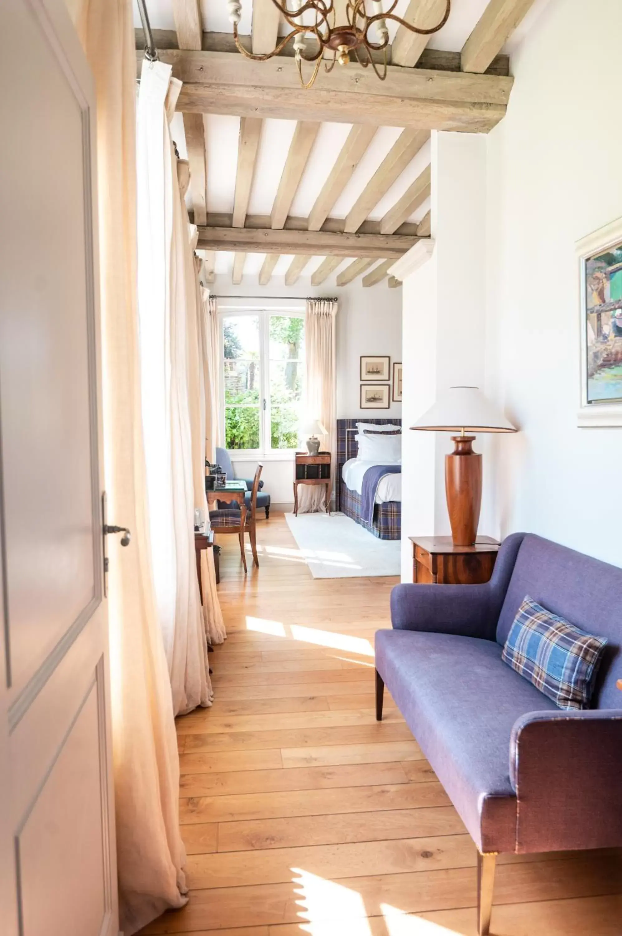 Photo of the whole room, Seating Area in Le Clos de Grâce