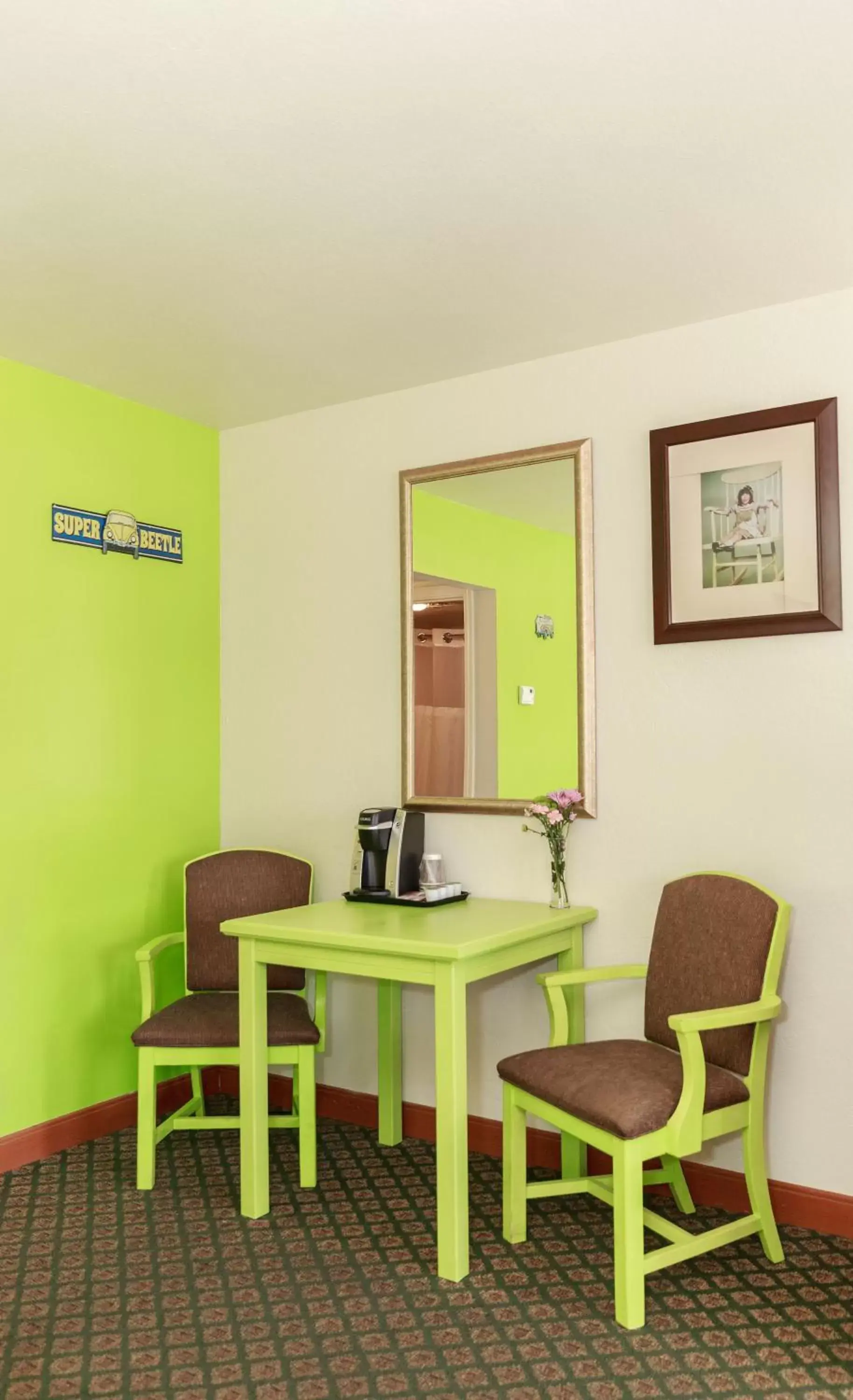 Coffee/tea facilities, Dining Area in Retro Inn at Mesa Verde