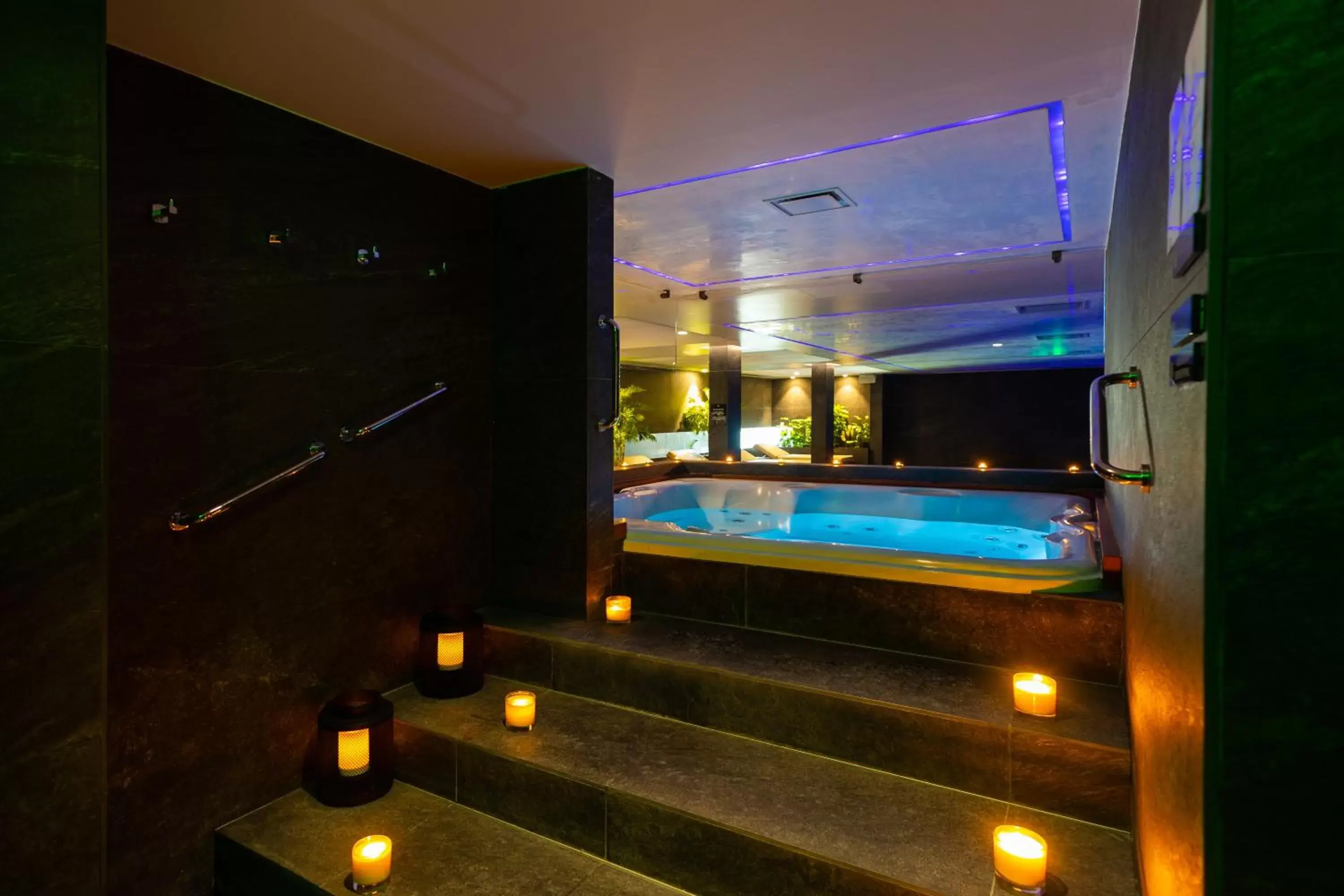 Spa and wellness centre/facilities, Swimming Pool in Ajax Hotel