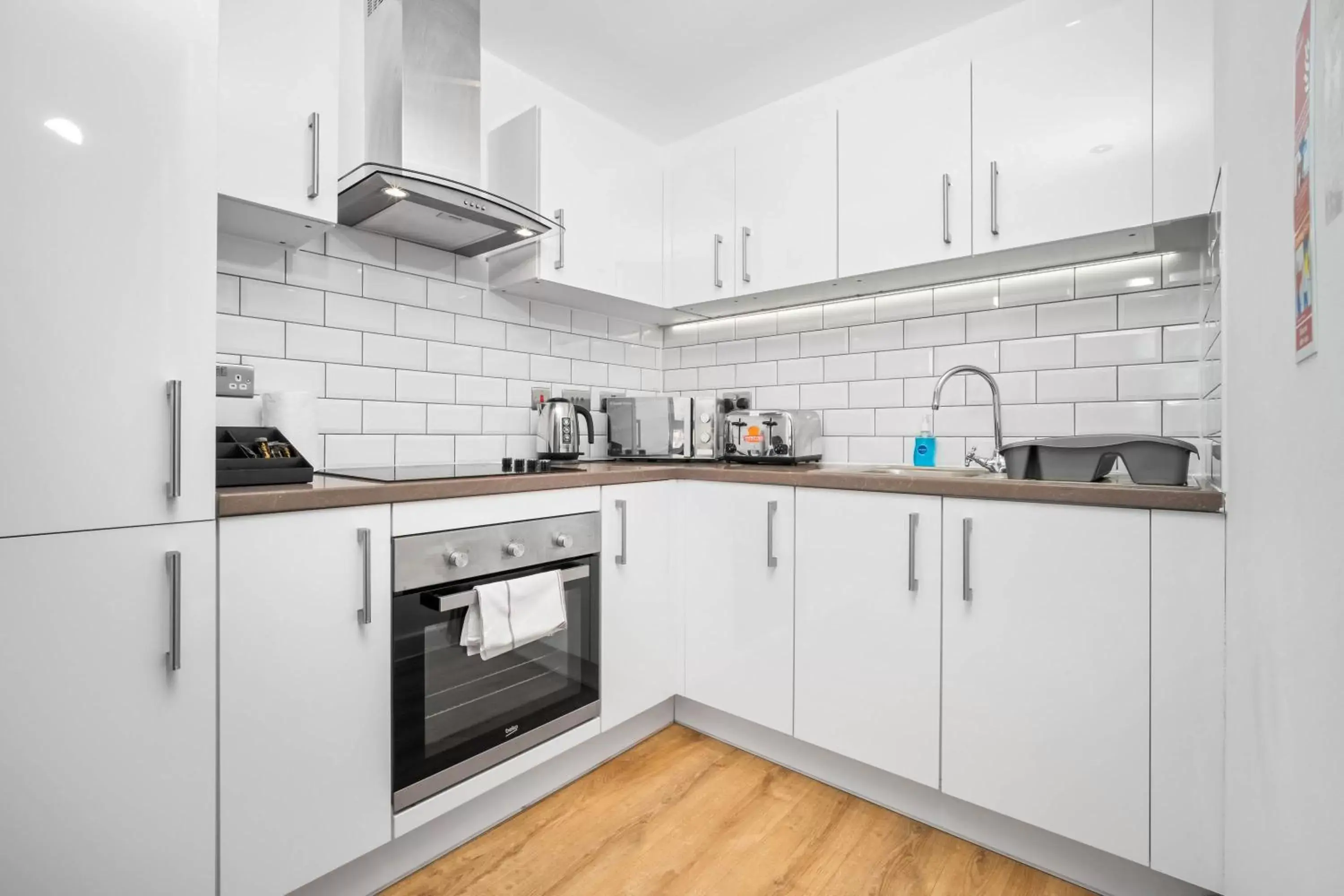 Coffee/tea facilities, Kitchen/Kitchenette in Onyx O2 Arena Brindley Place Broad Street Large Spacious Apartment