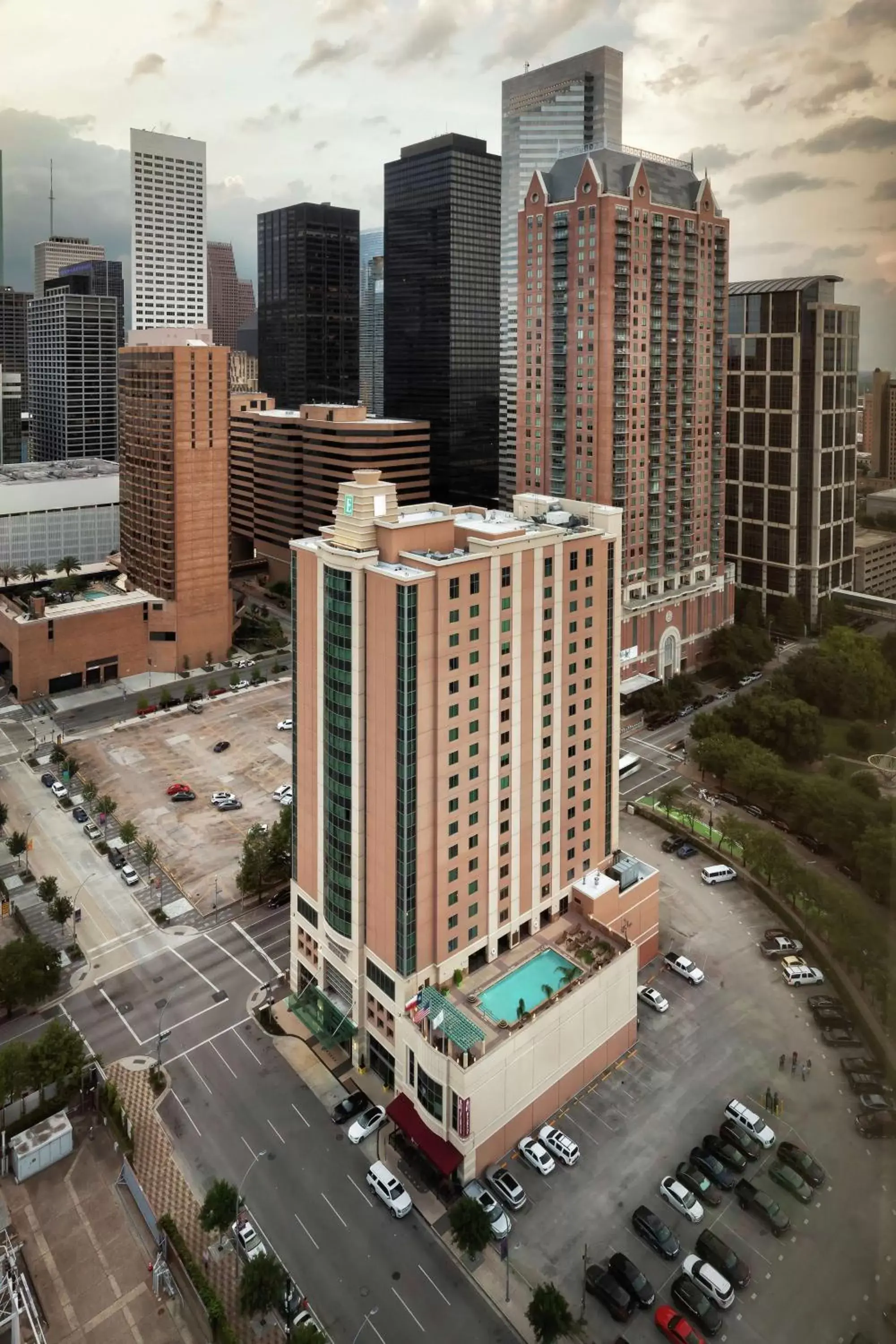 Property building, Bird's-eye View in Embassy Suites Houston - Downtown