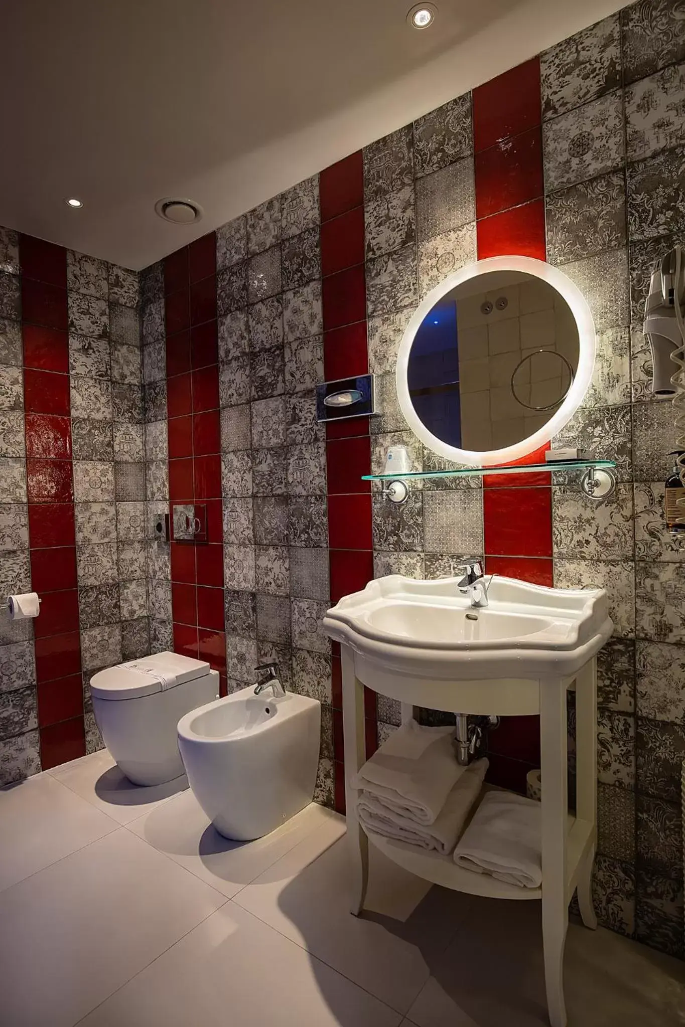 Decorative detail, Bathroom in Zanhotel Regina