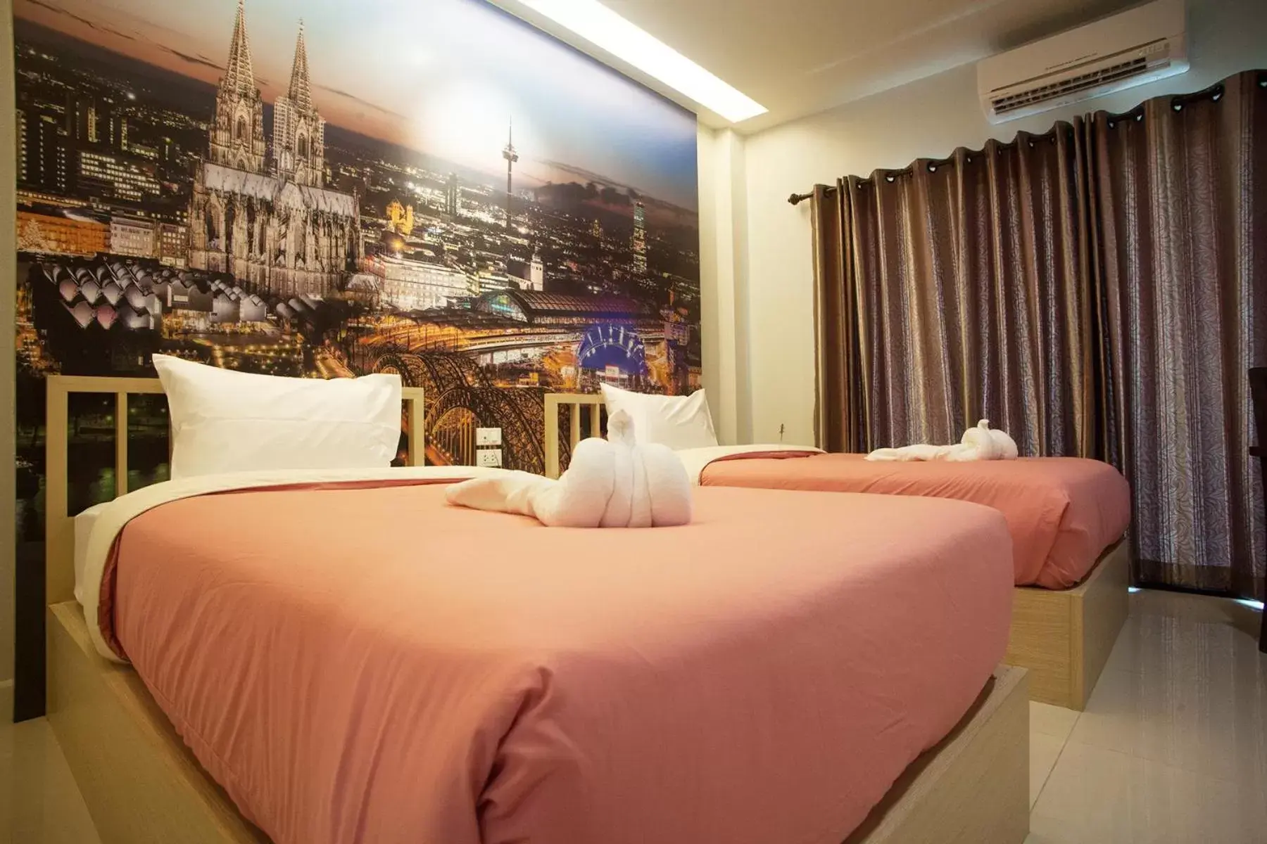 Bedroom, Bed in Morage Hotel
