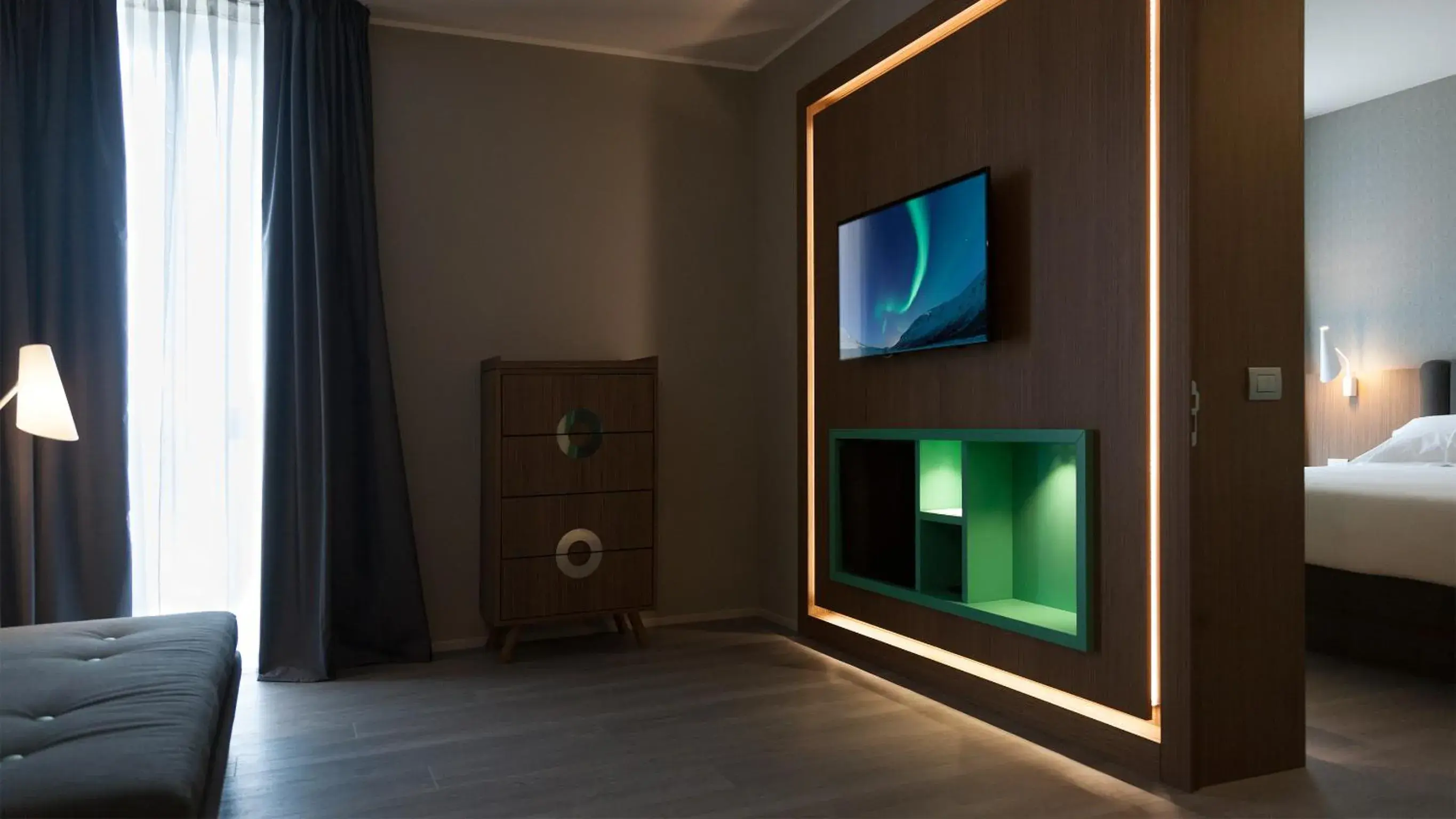 Bedroom, TV/Entertainment Center in G Hotel Pescara