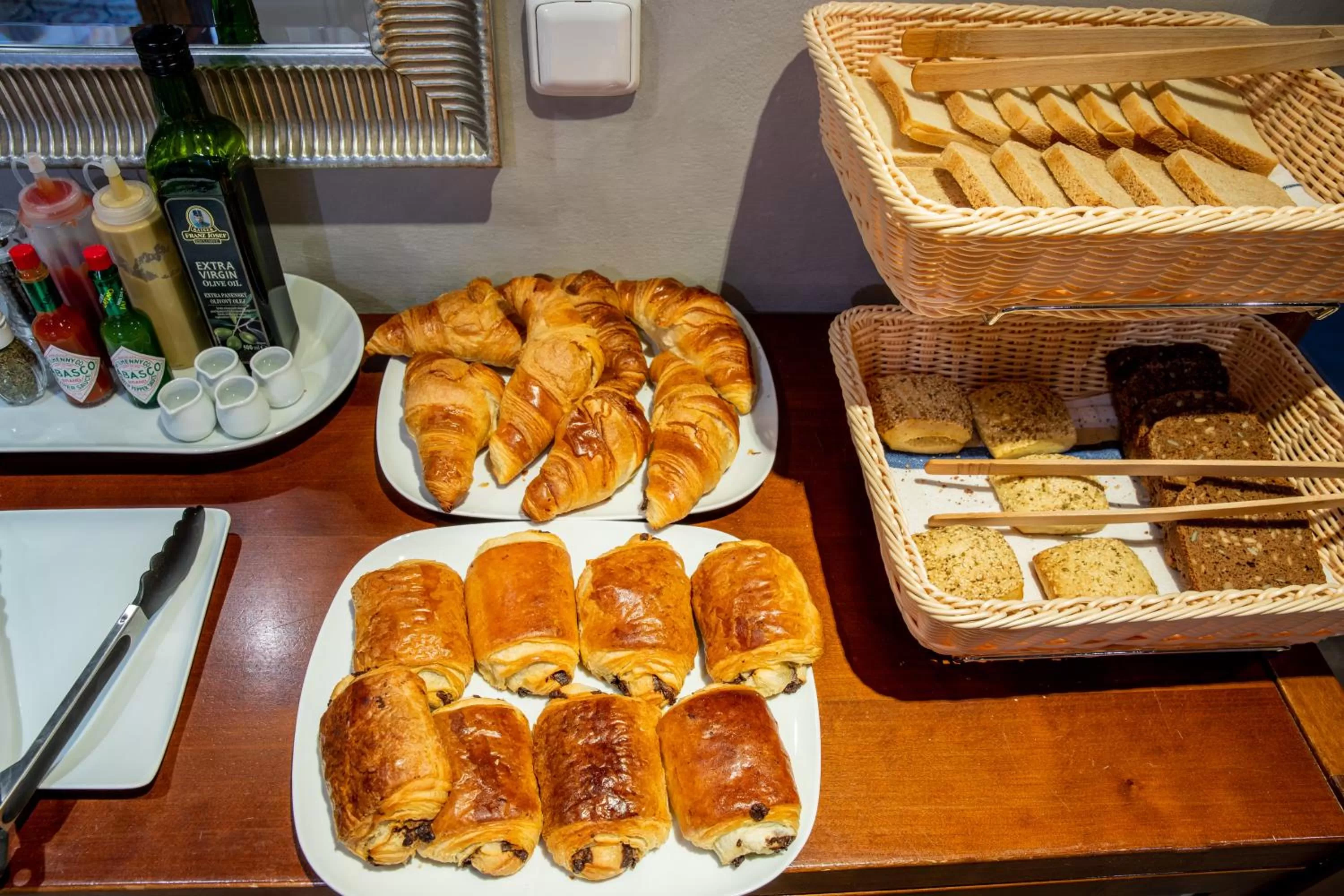 Breakfast in Miss Sophie's Charles Bridge