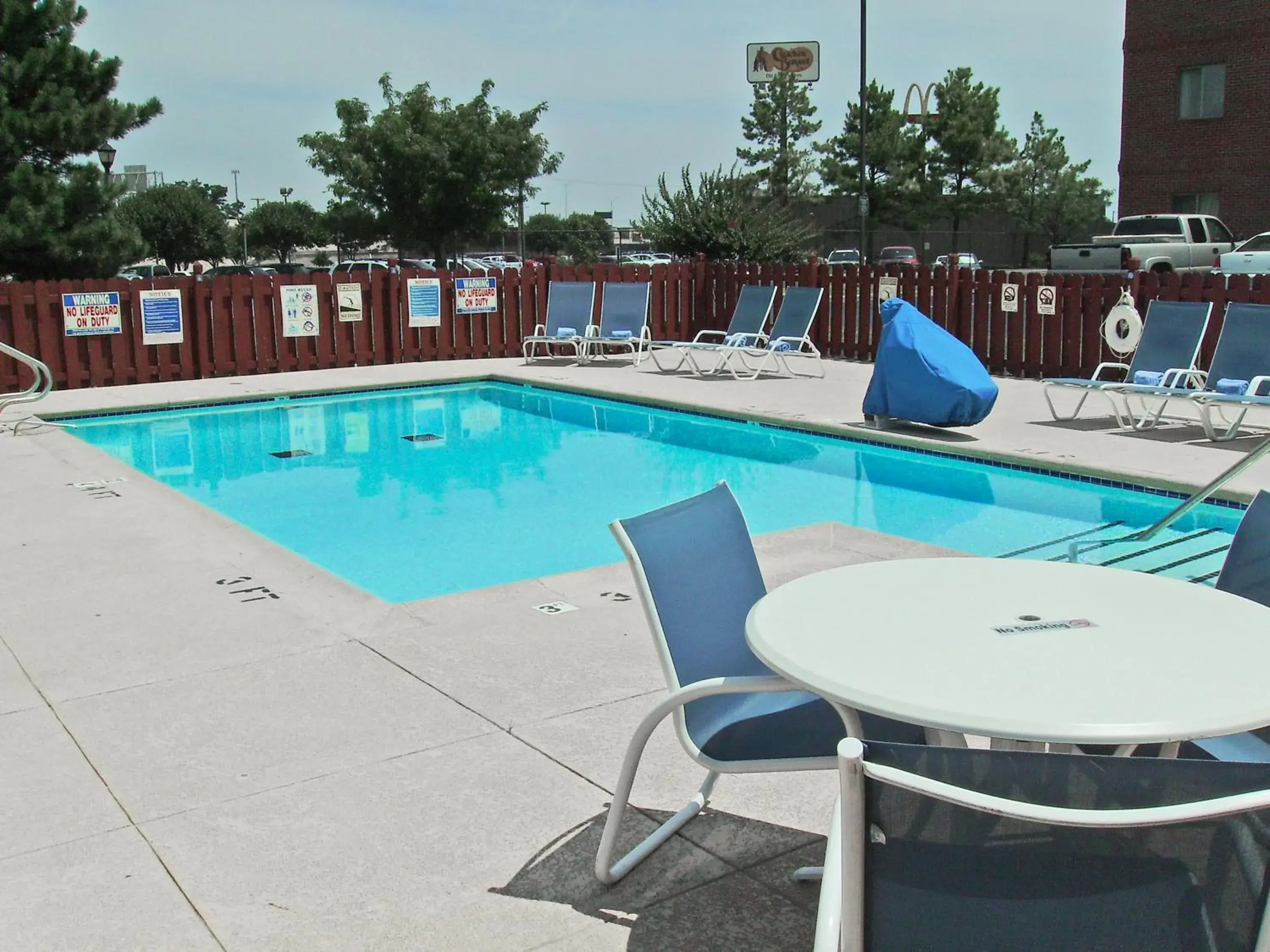 Swimming Pool in Extended Stay America Suites - Tulsa - Midtown
