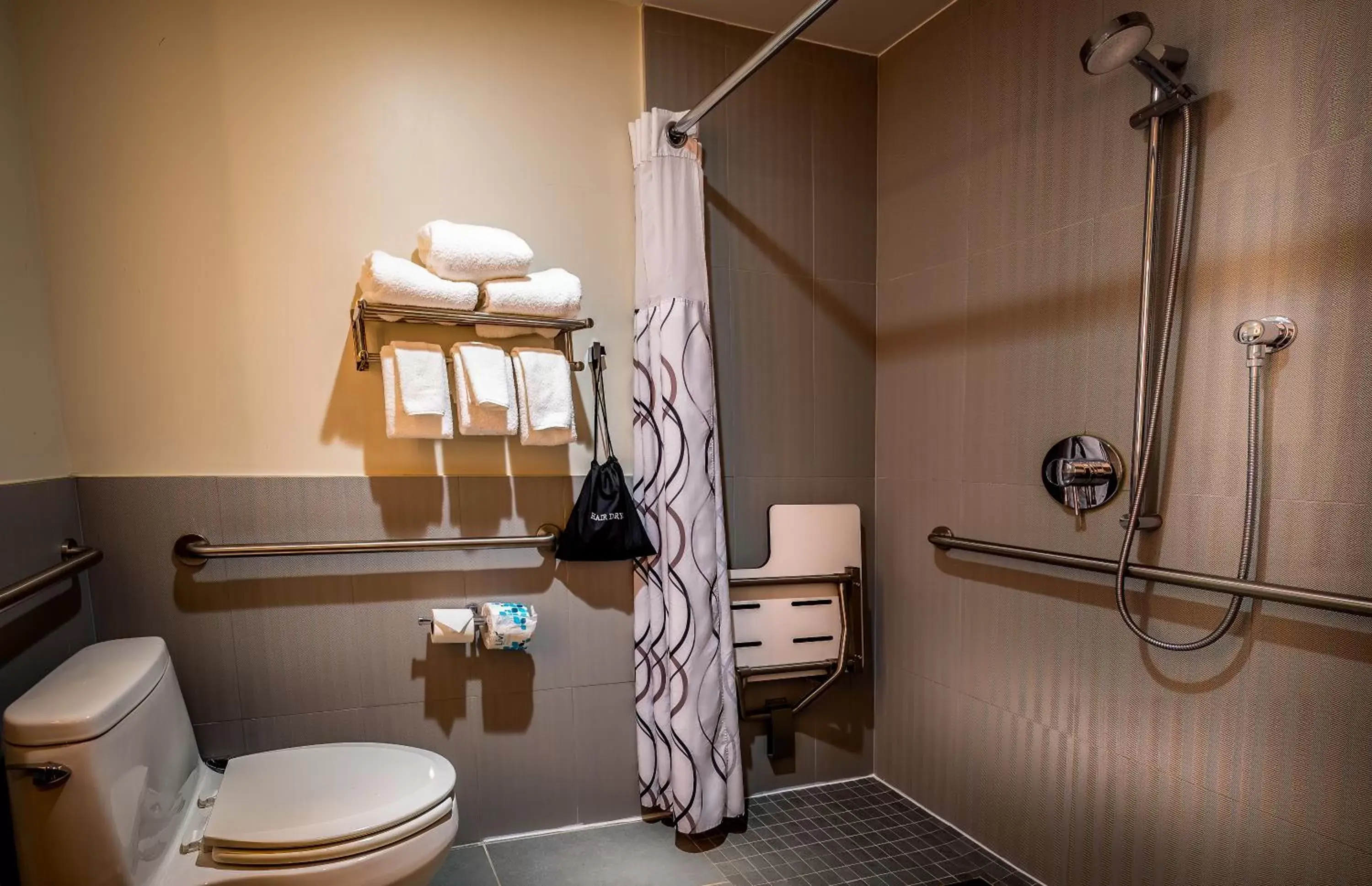 Shower, Bathroom in La Quinta by Wyndham Time Square South
