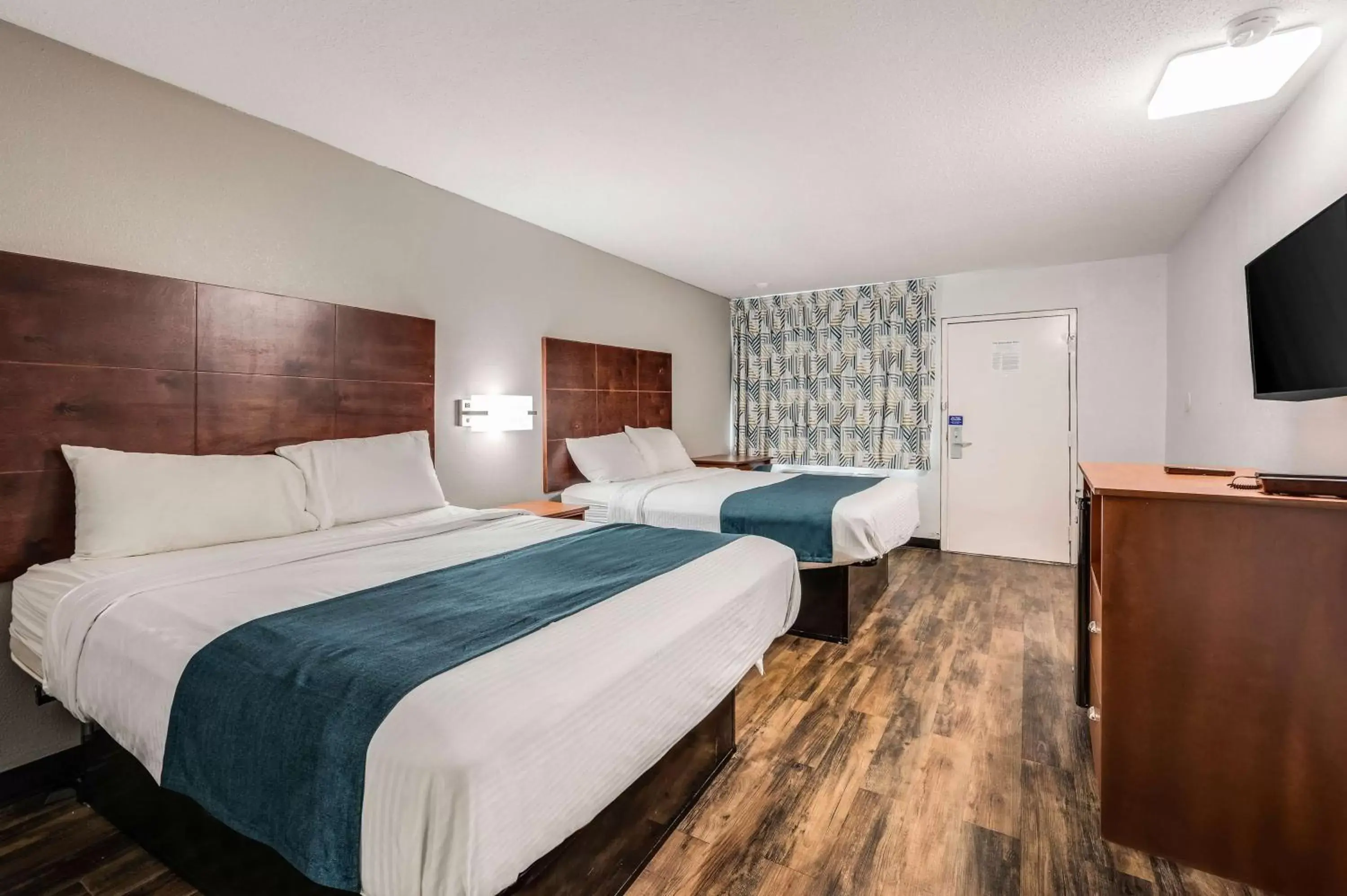 Photo of the whole room, Bed in Motel 6-Tupelo, MS - Downtown Photo of the whole room, Bed in Motel 6-Tupelo, MS - Downtown