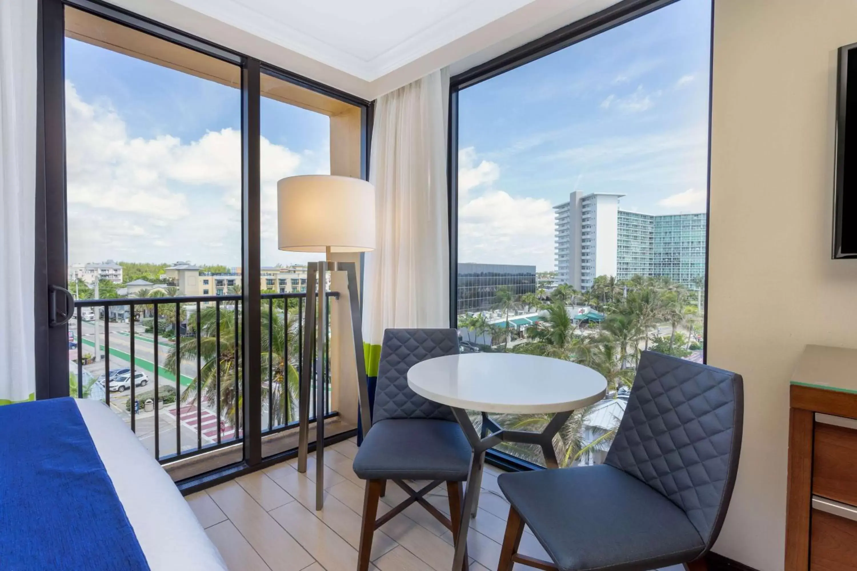 Photo of the whole room, Balcony/Terrace in Wyndham Deerfield Beach Resort