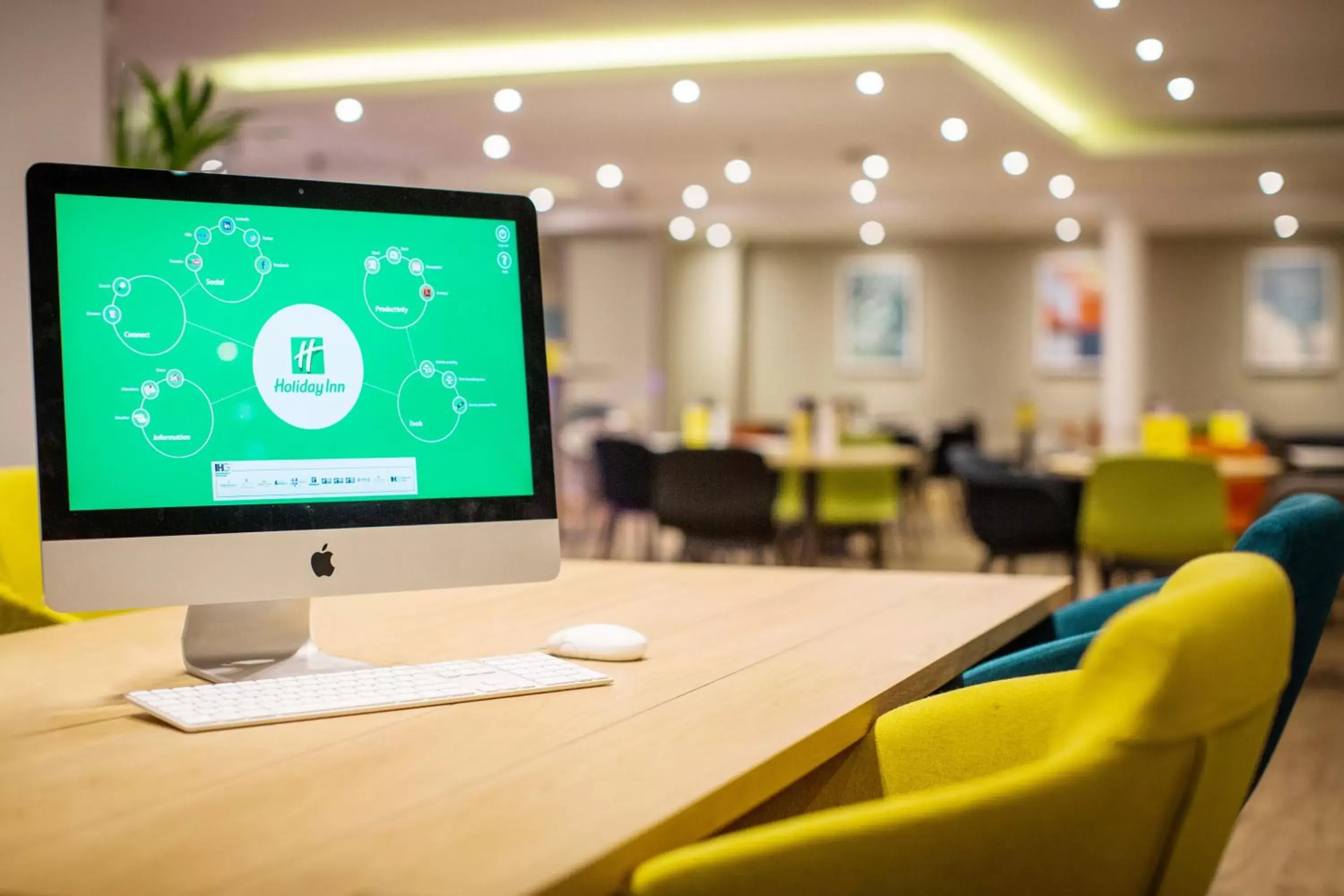 Lobby or reception in Holiday Inn London - Gatwick Airport by IHG Lobby or reception in Holiday Inn London - Gatwick Airport by IHG