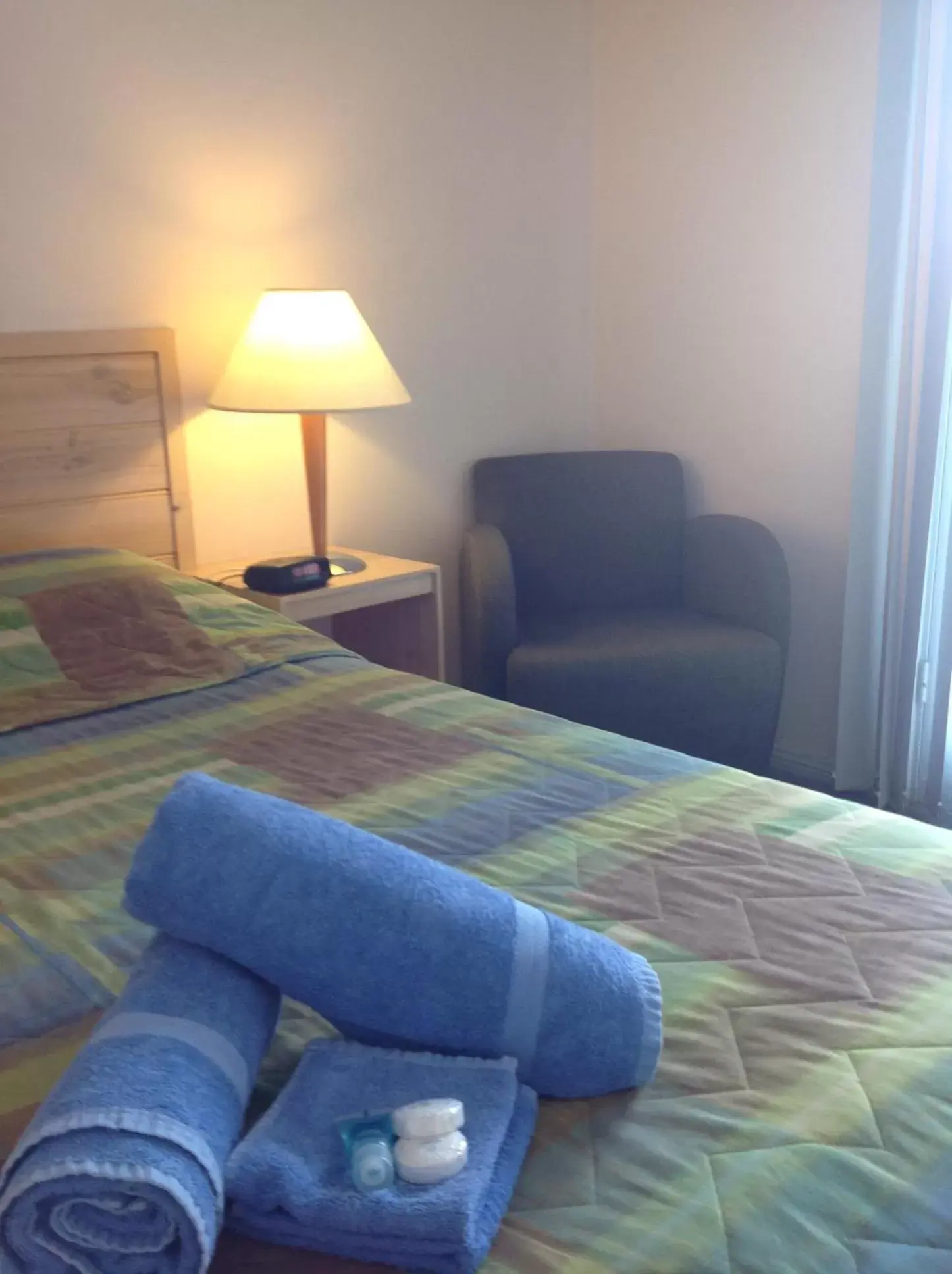 Bed in Motel Farnboro