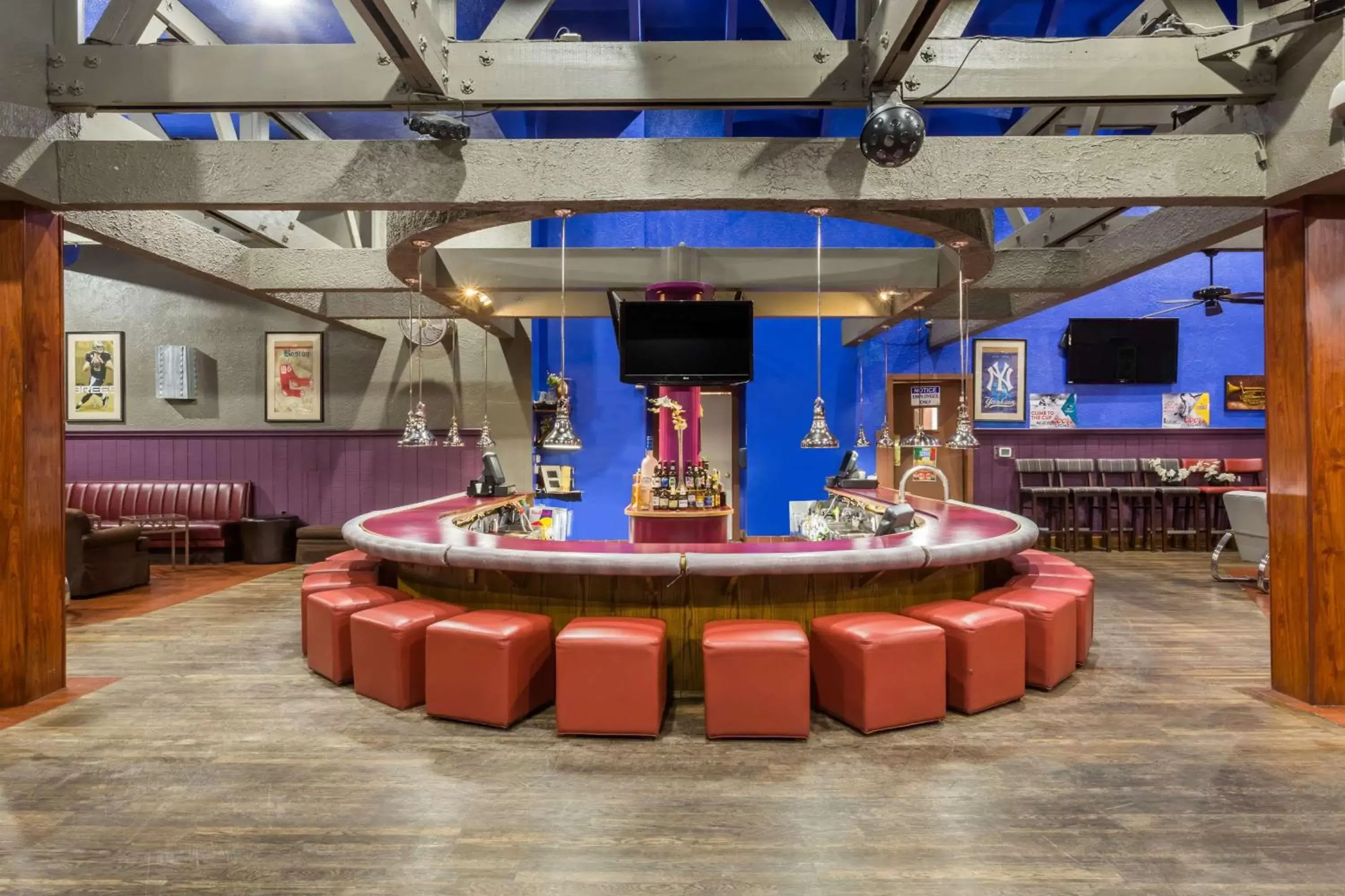 Lounge or bar in Wyndham Garden Silicon Valley