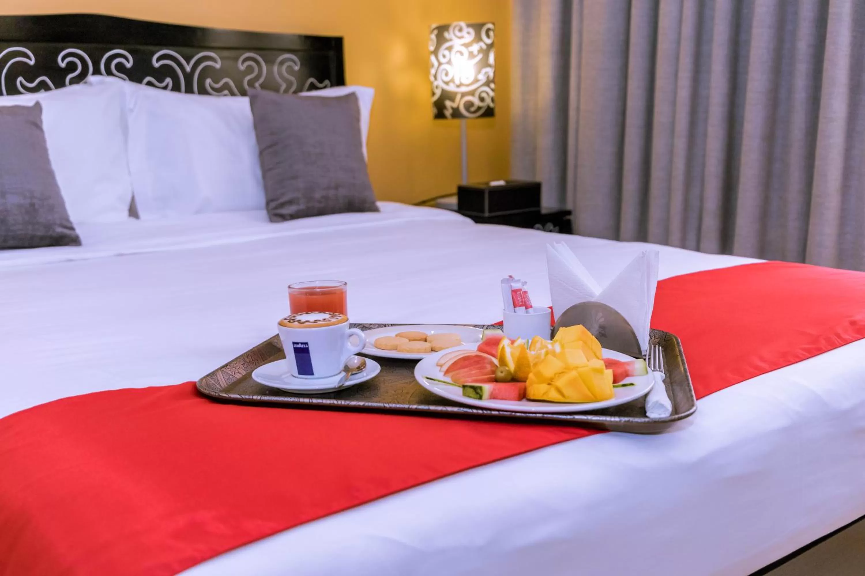Breakfast, Bed in CBD Hotel
