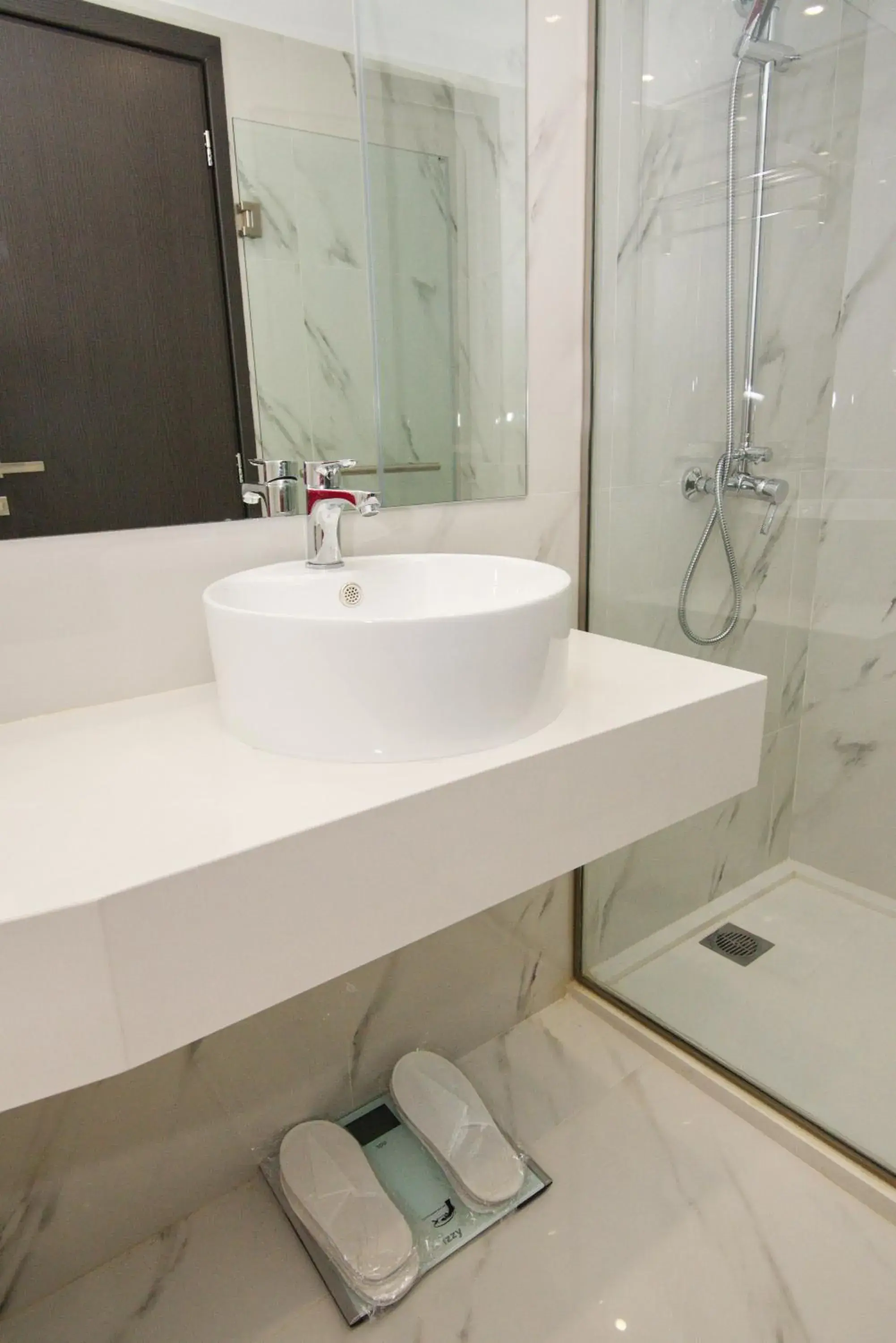 Bathroom in International Atene hotel