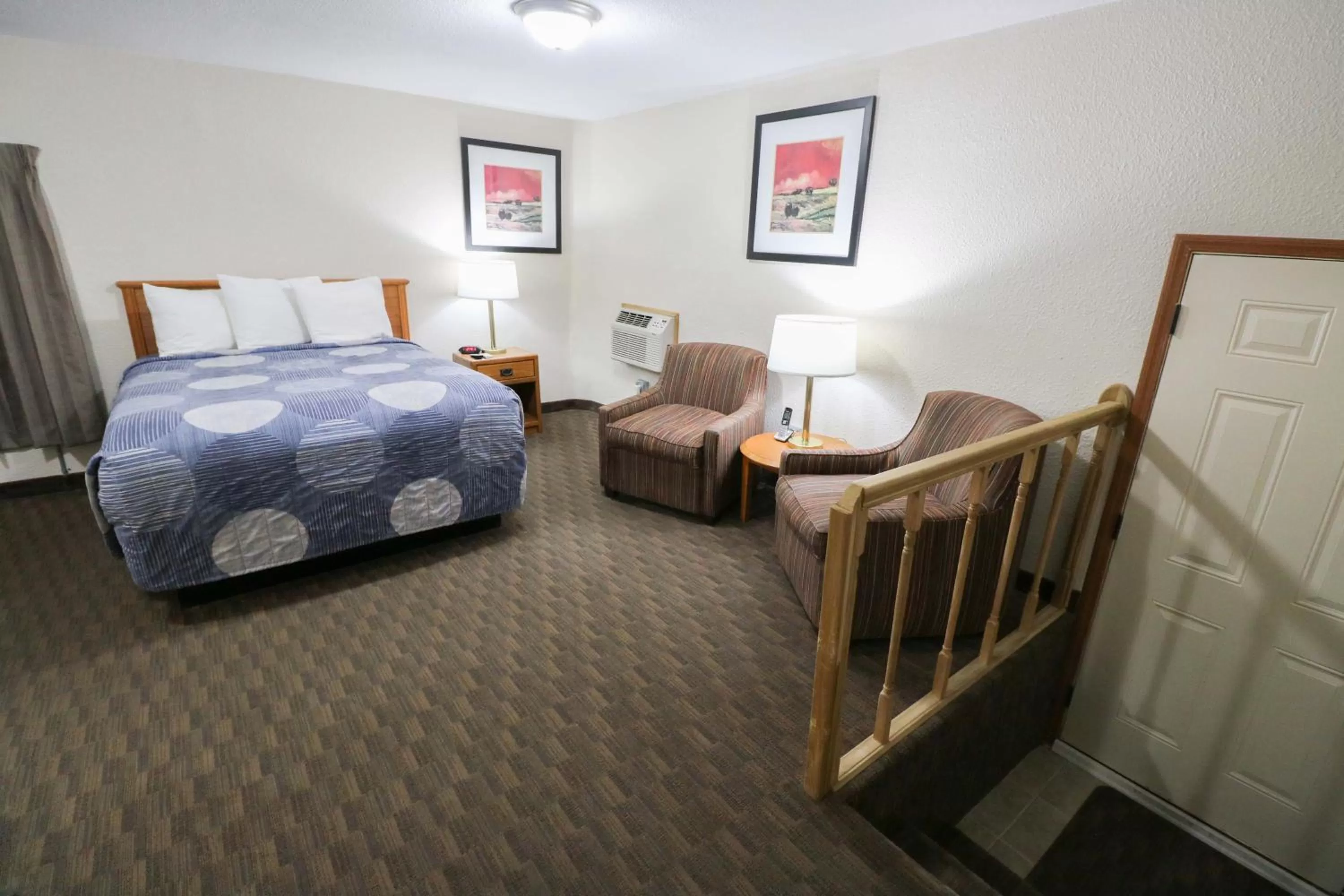 Photo of the whole room, Bed in Bear Lodge Motel