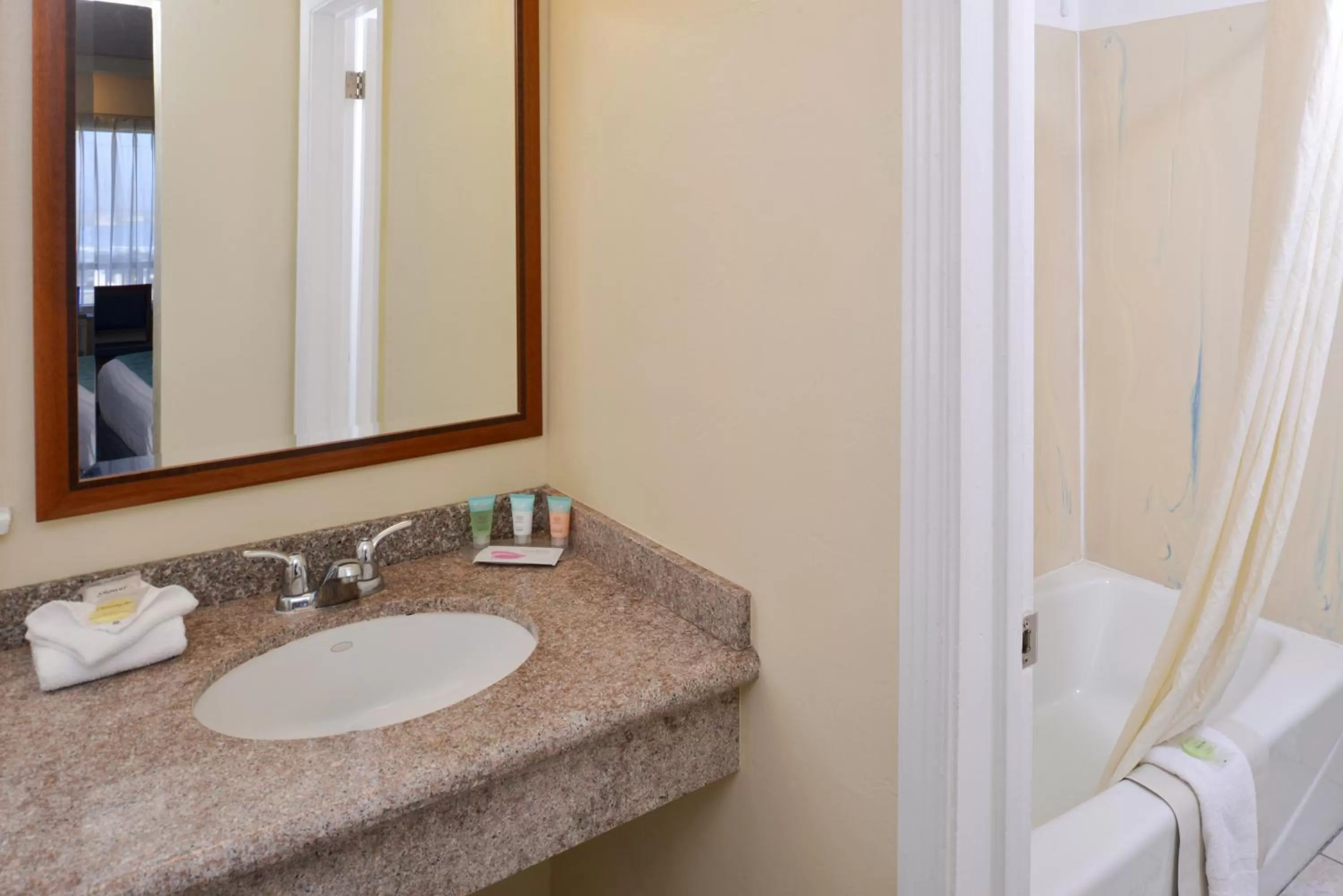 Bathroom in Edgewater Inn and Suites