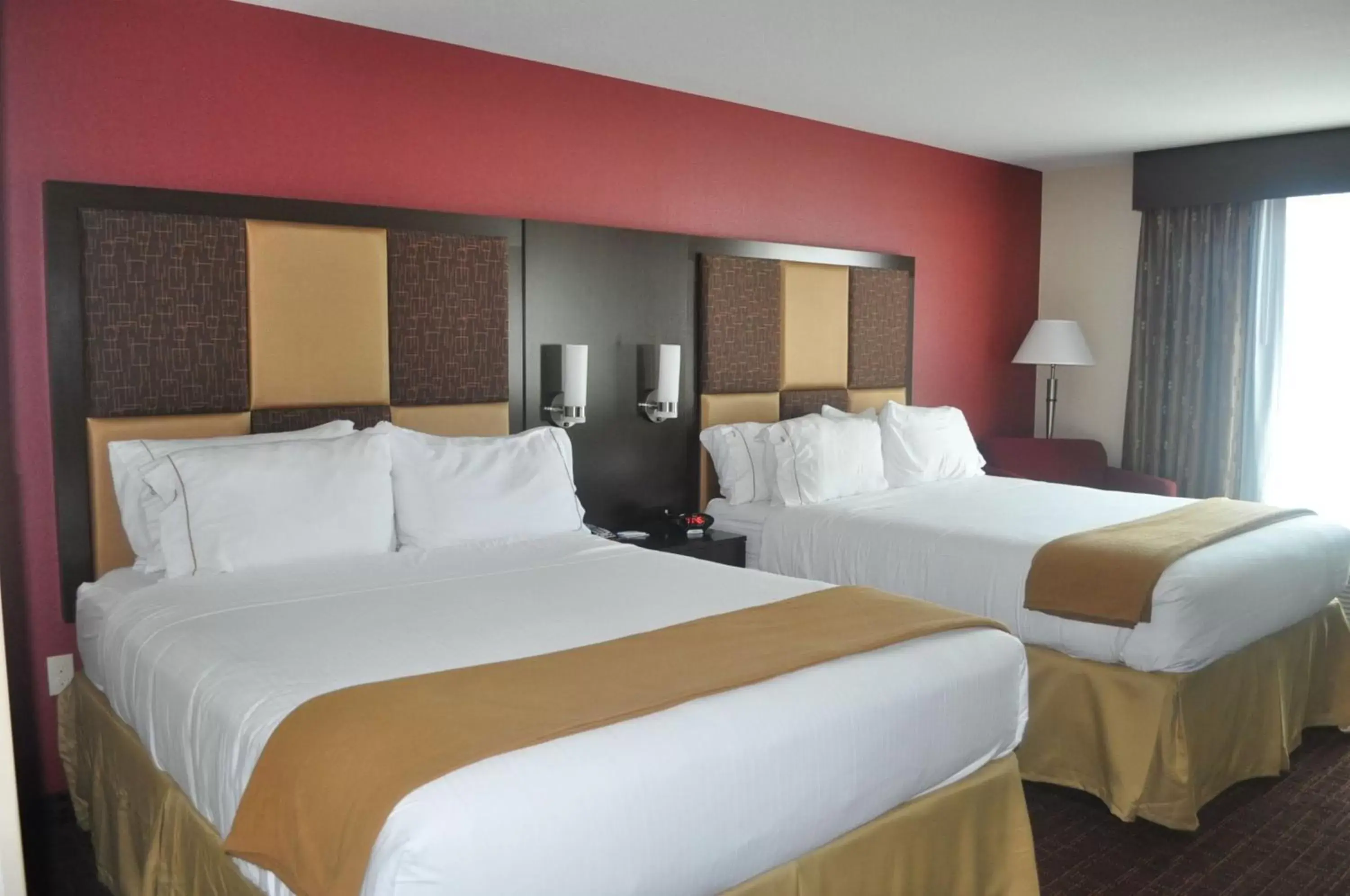 Photo of the whole room, Bed in Holiday Inn Express Greensburg, an IHG Hotel