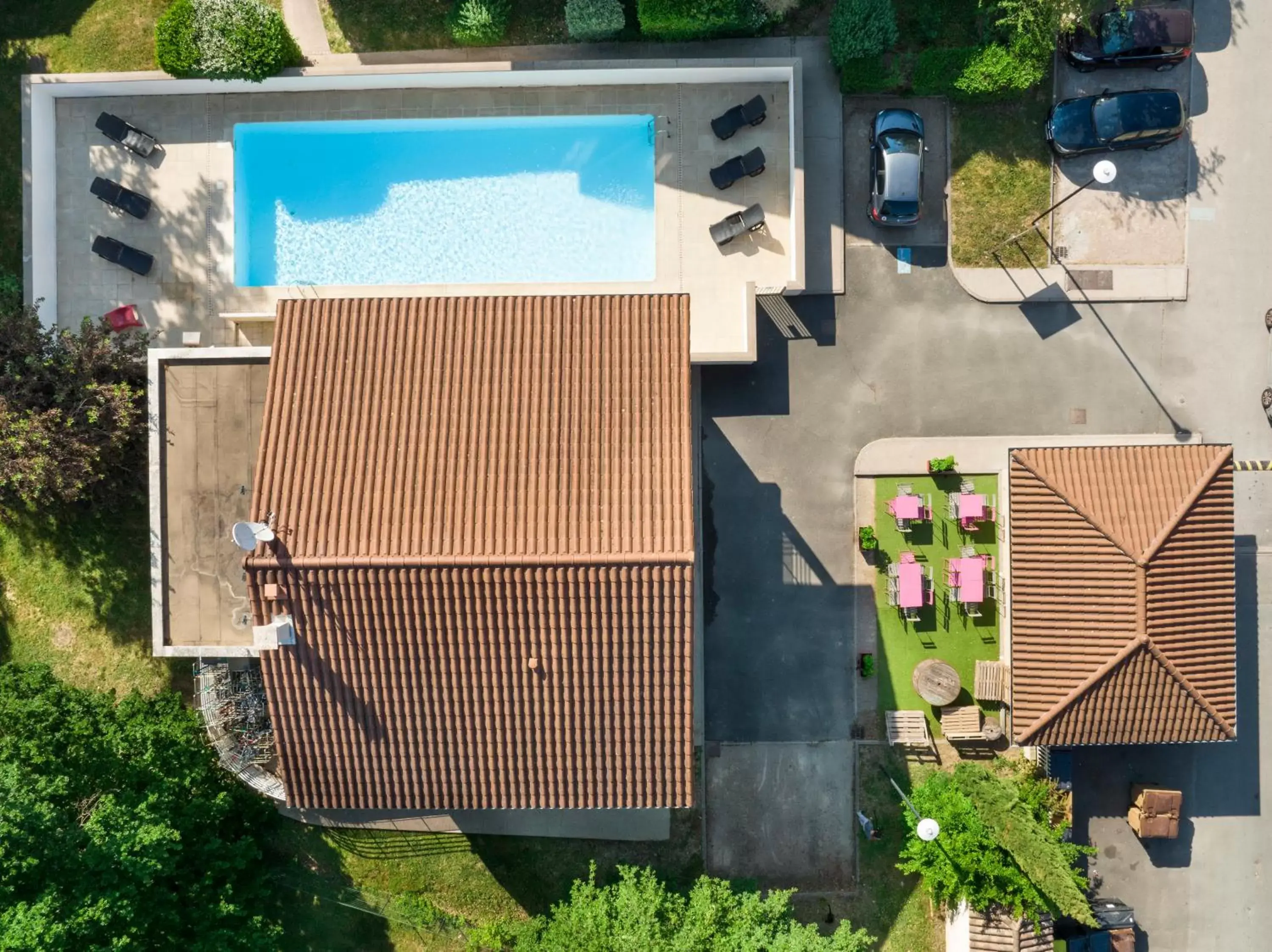 Pool view in Garden & City Lyon - Lissieu