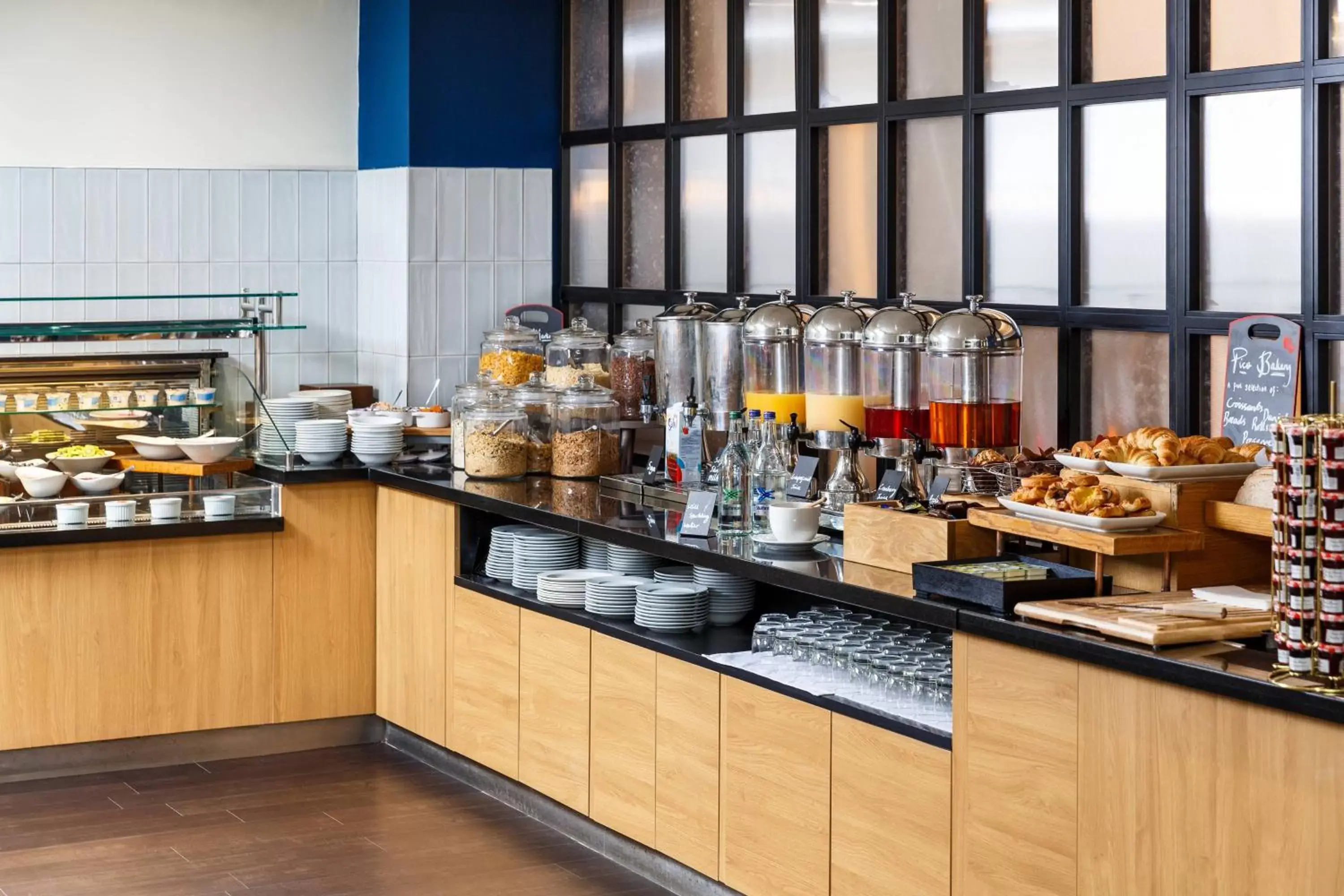 Breakfast, Food in Delta Hotels by Marriott Milton Keynes