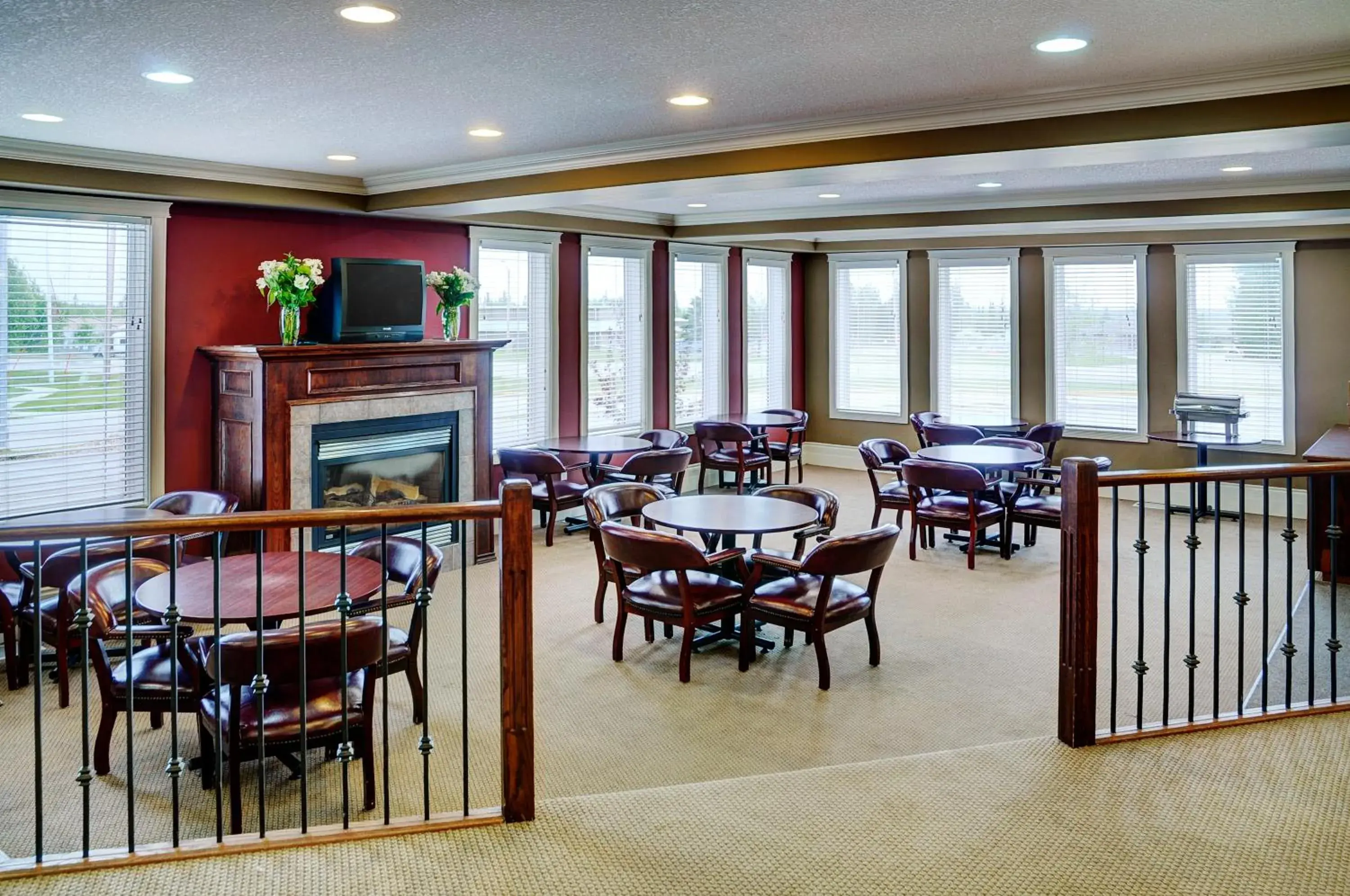 Restaurant/Places to Eat in Lakeview Inns & Suites - Edson Airport West