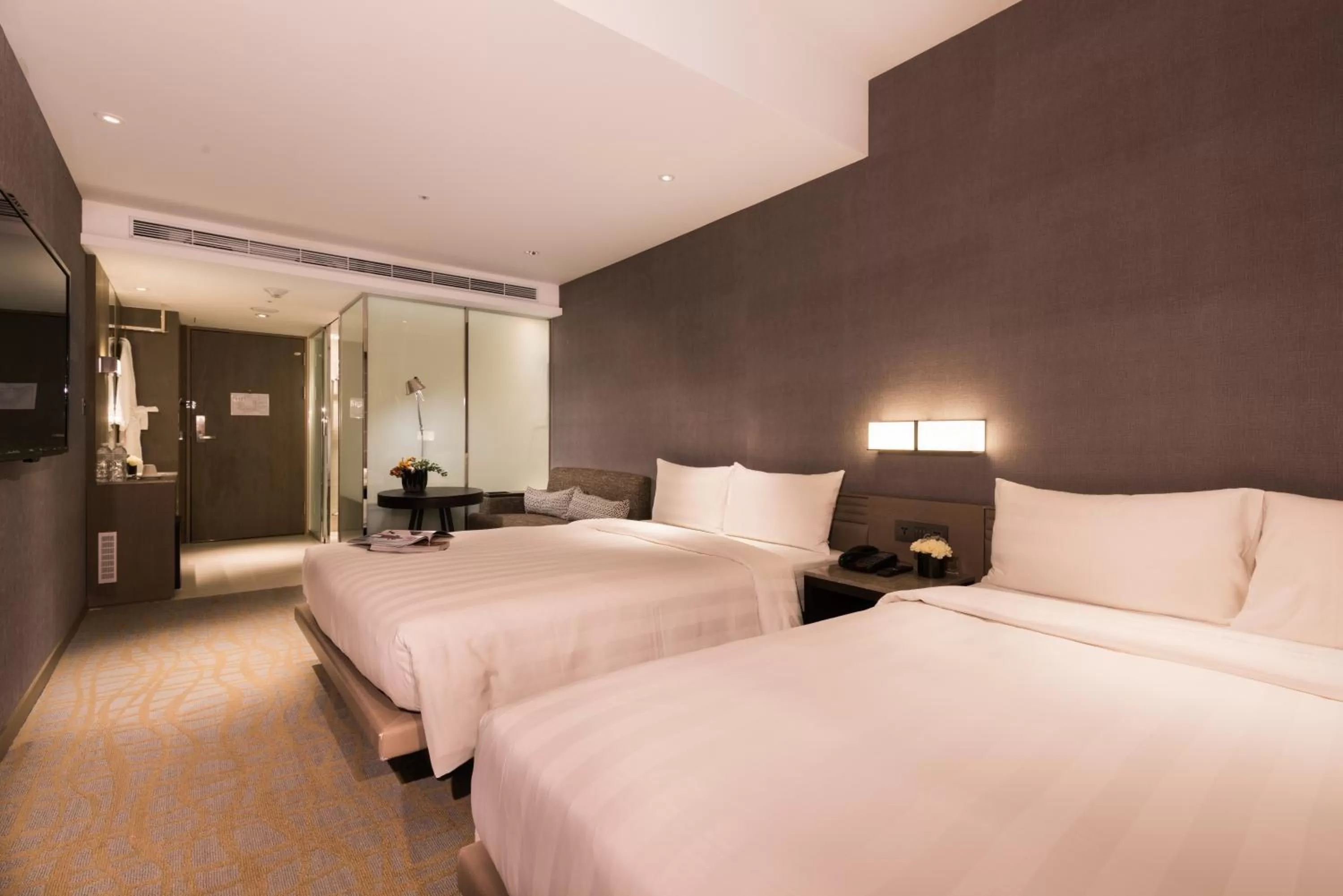 Bedroom, Bed in Hotel Midtown Richardson