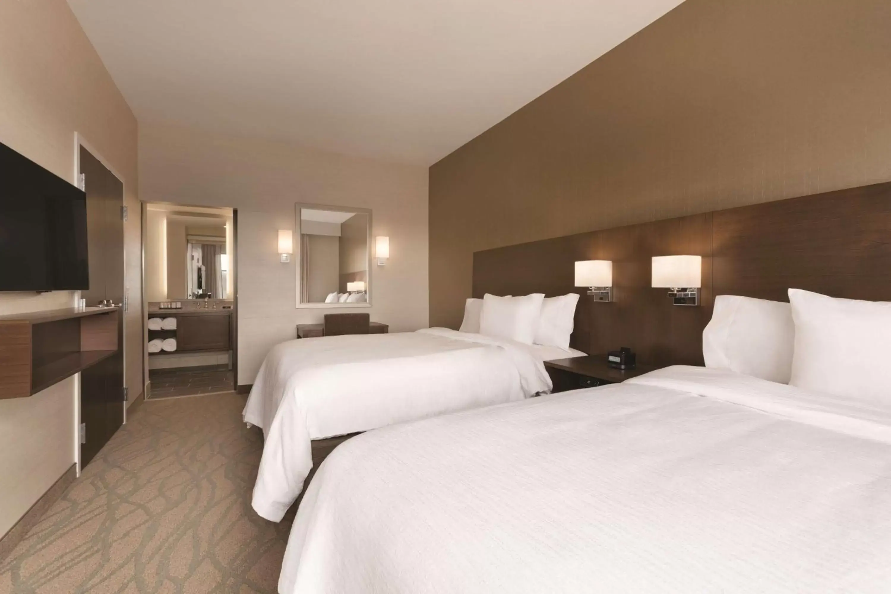 Bed in Embassy Suites by Hilton Akron Canton Airport