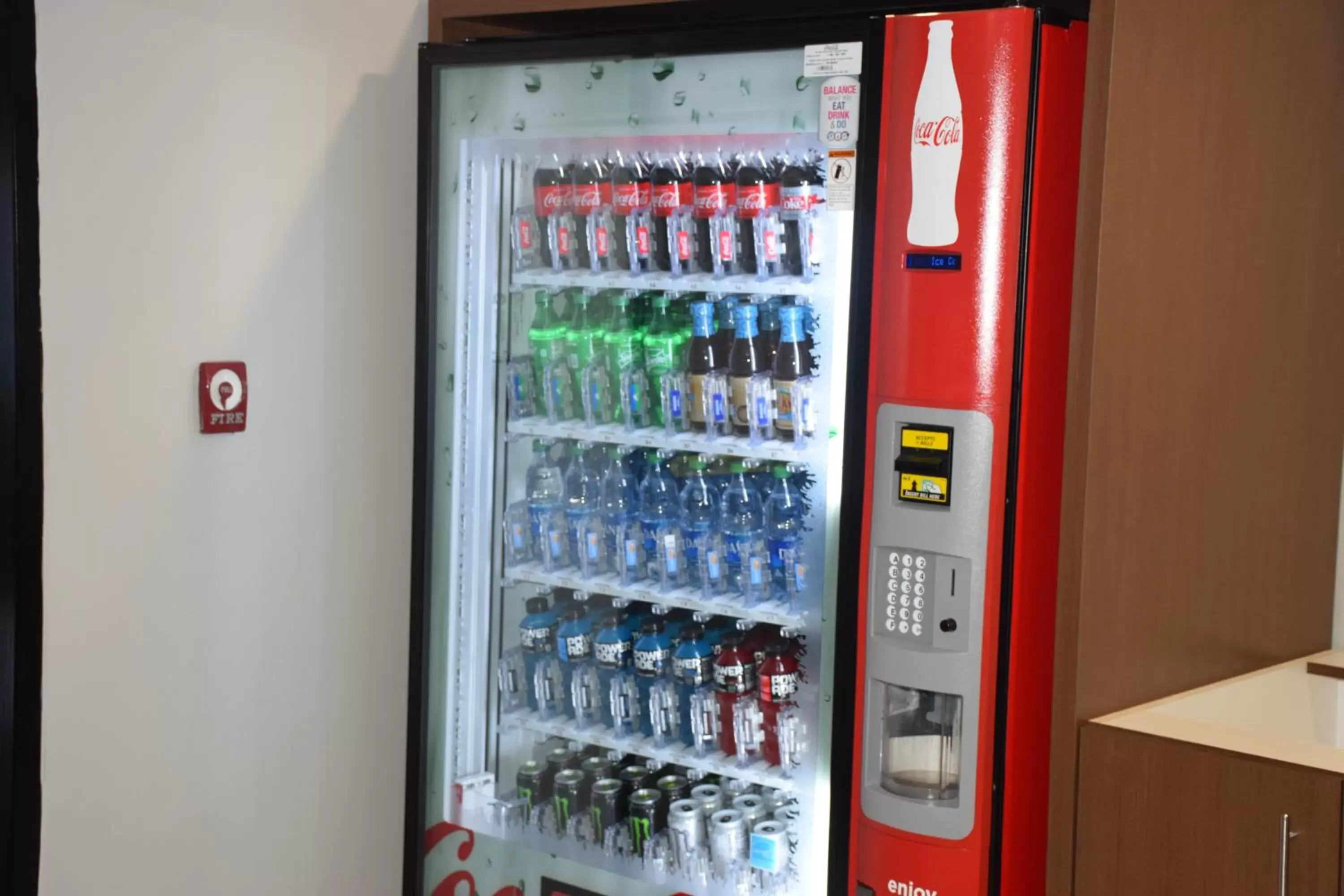 vending machine, Supermarket/Shops in Wingate by Wyndham Baltimore BWI Airport