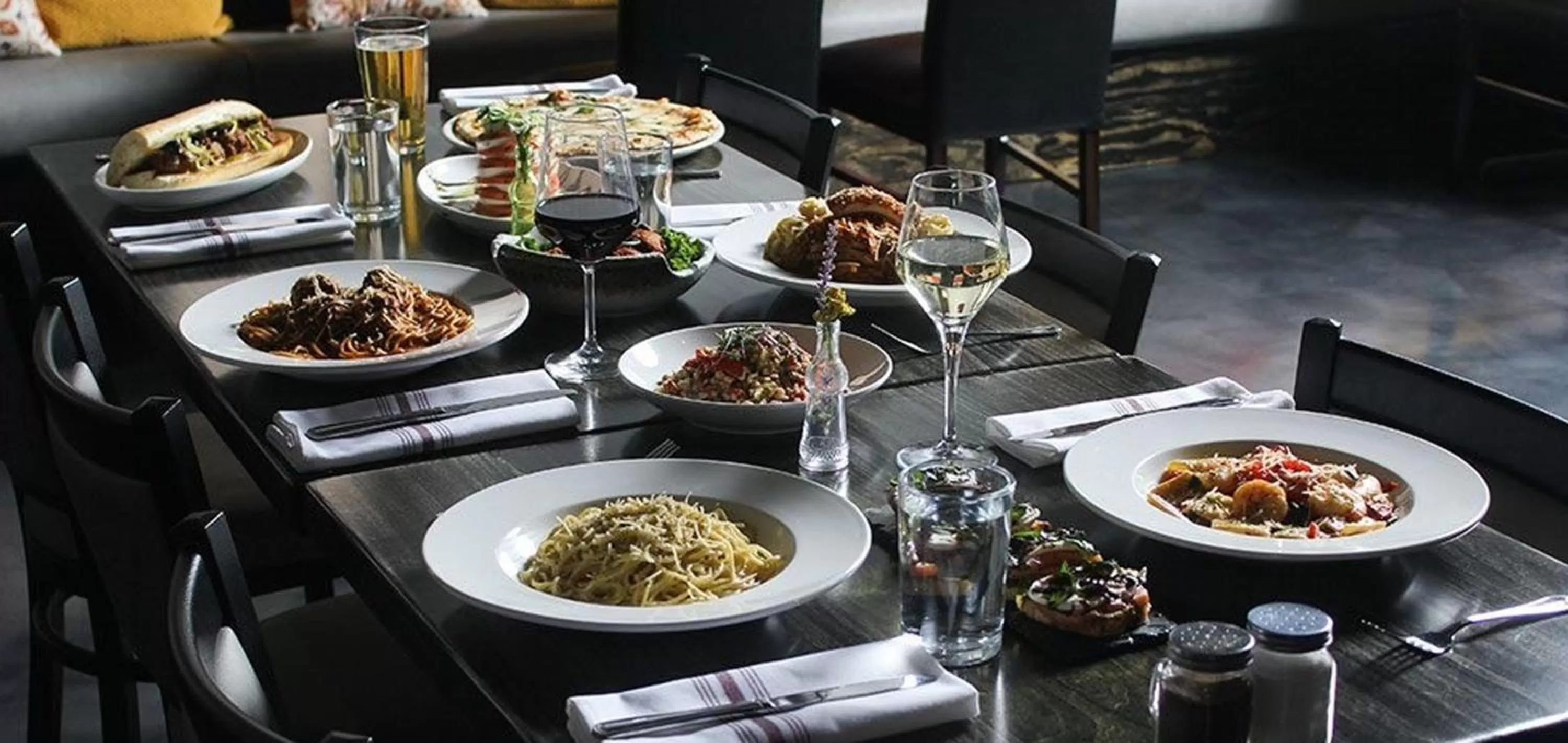 Restaurant/places to eat in Holiday Inn Kearney by IHG