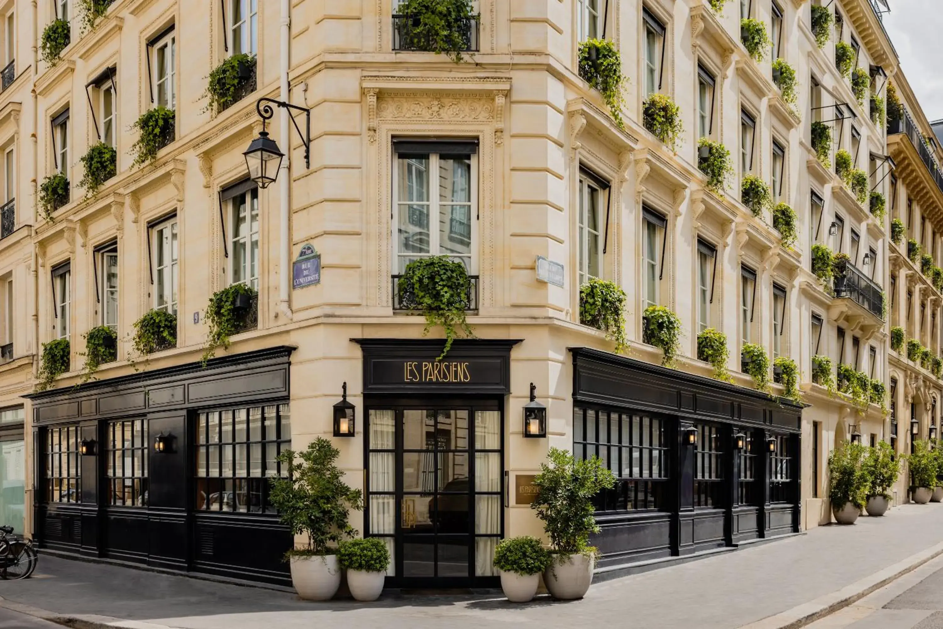 Restaurant/places to eat, Property Building in Pavillon Faubourg Saint-Germain & Spa