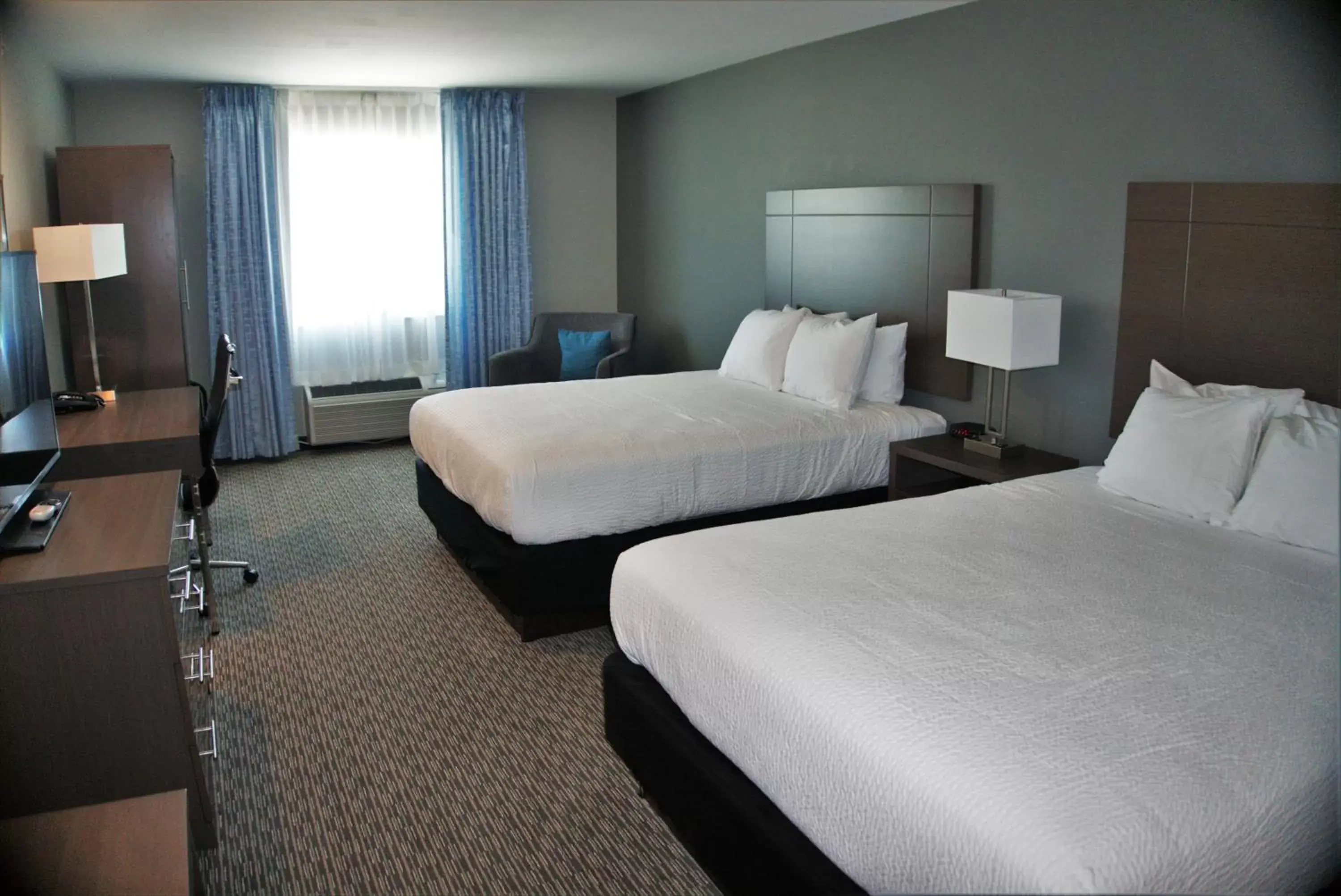 Photo of the whole room, Bed in Brookstone Inn & Suites