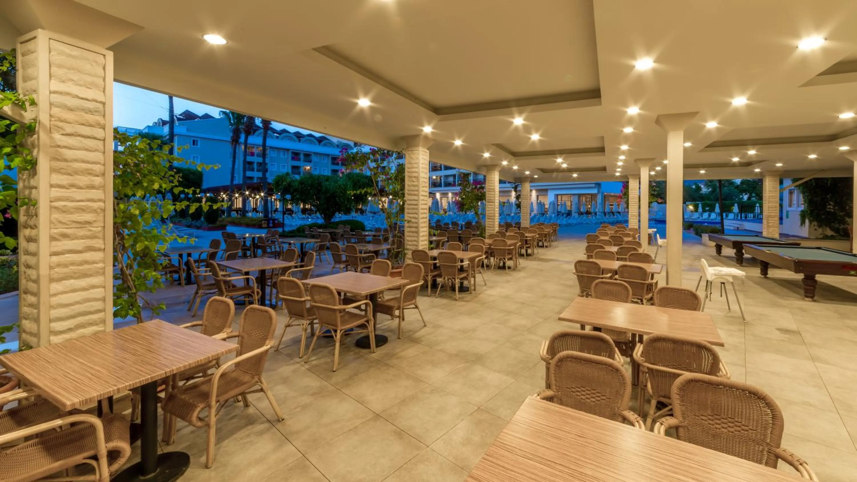 Restaurant/places to eat in Julian Club Hotel