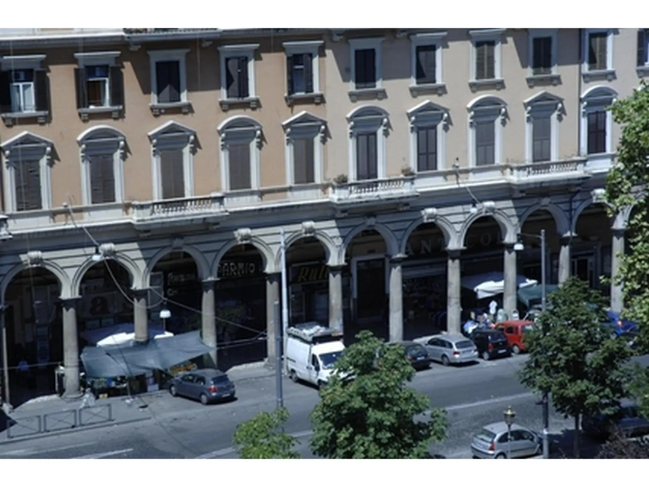 Facade/entrance, Property Building in Hotel Rome Love