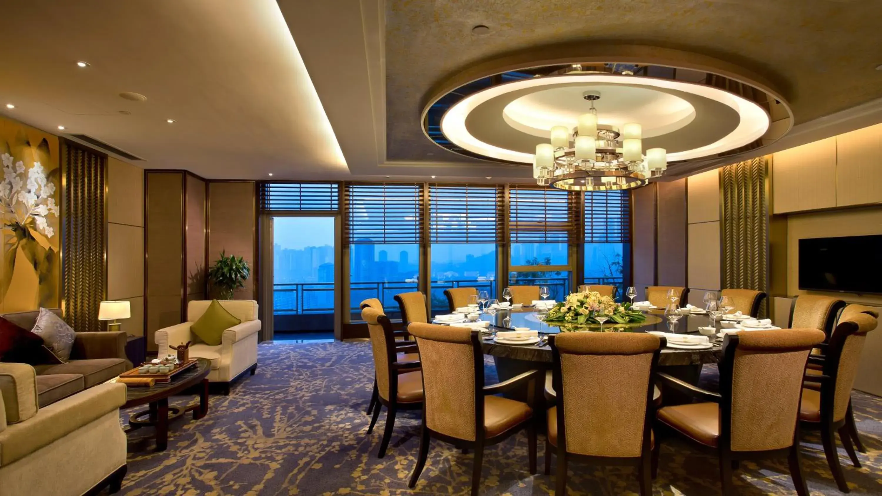 Restaurant/Places to Eat in Crowne Plaza Chongqing New North Zone, an IHG Hotel