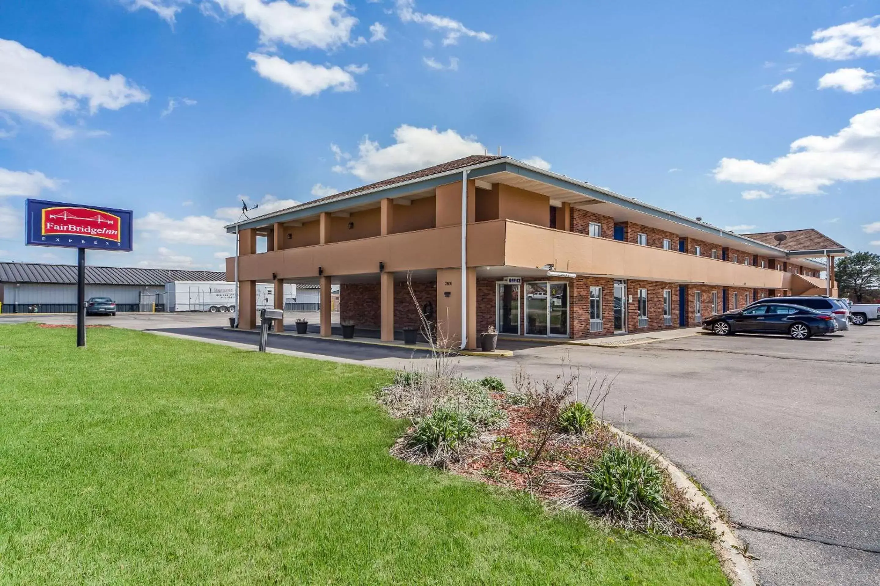 Property building in Rodeway Inn University District