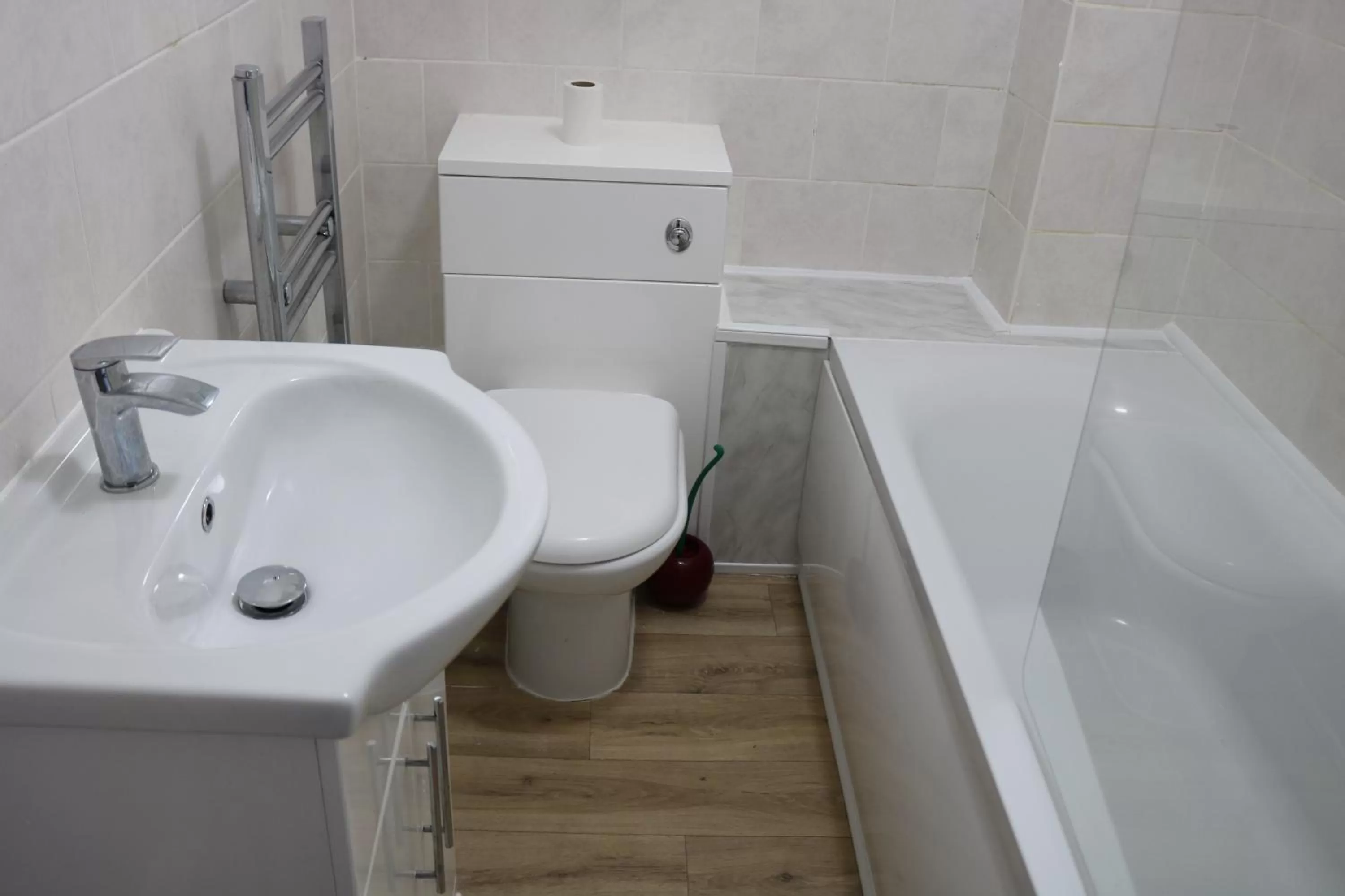 Bathroom in Lennard House
