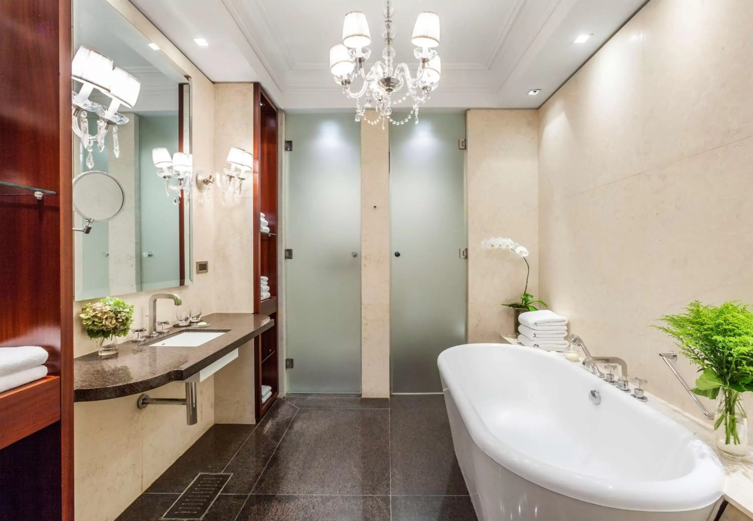 Bathroom in Palacio Duhau - Park Hyatt Buenos Aires