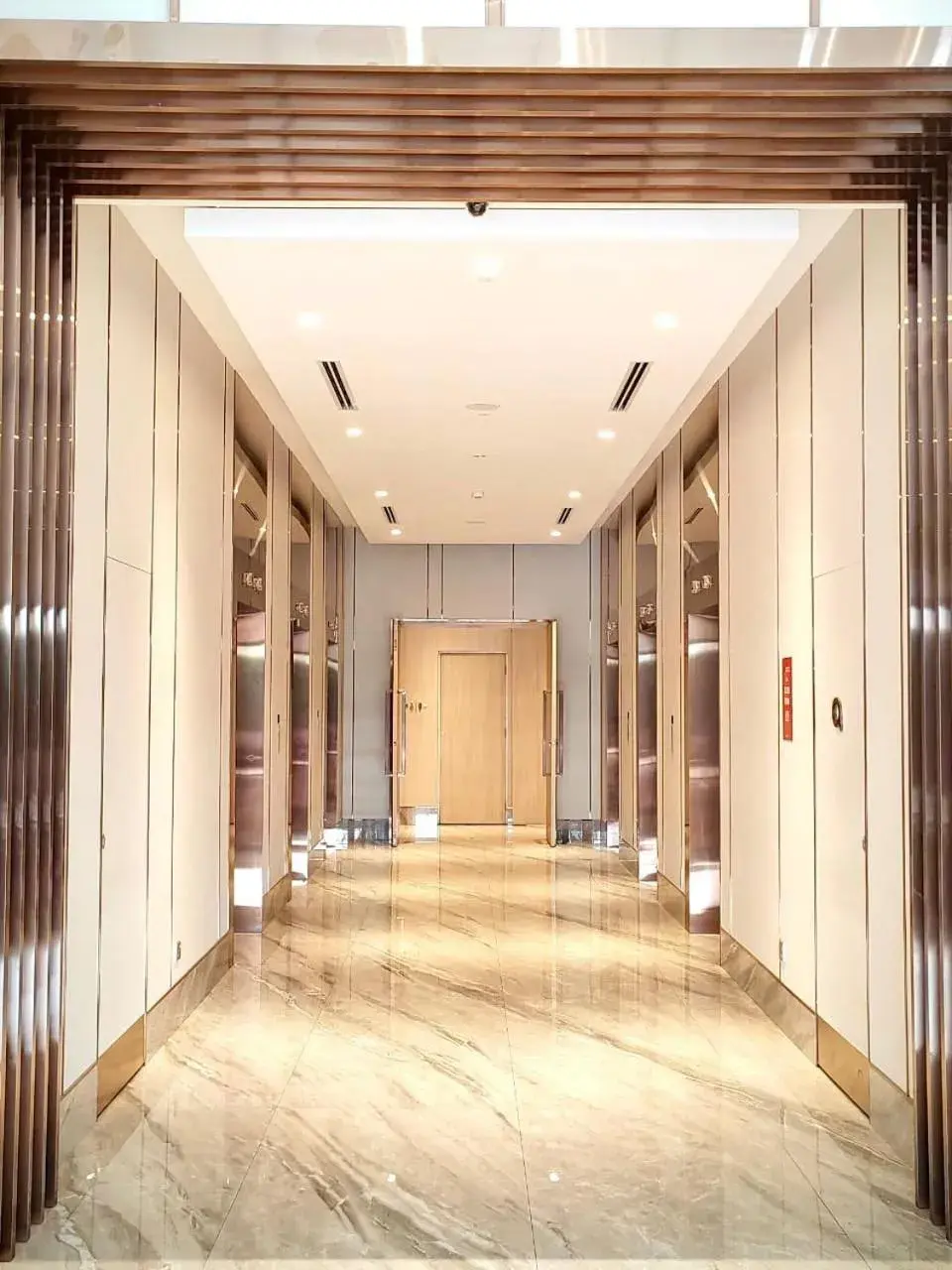 elevator in Pearl International Hotel