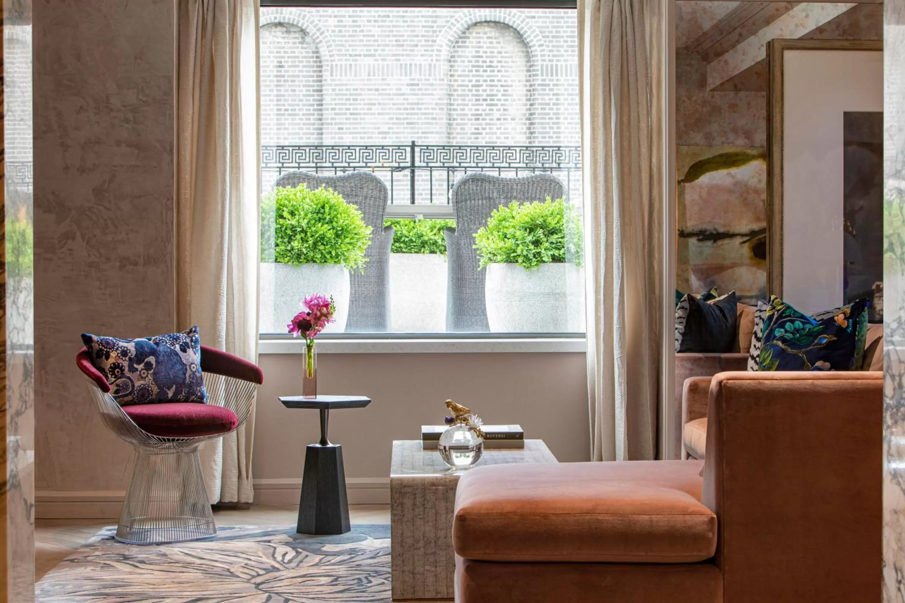 Living room in JW Marriott Essex House New York