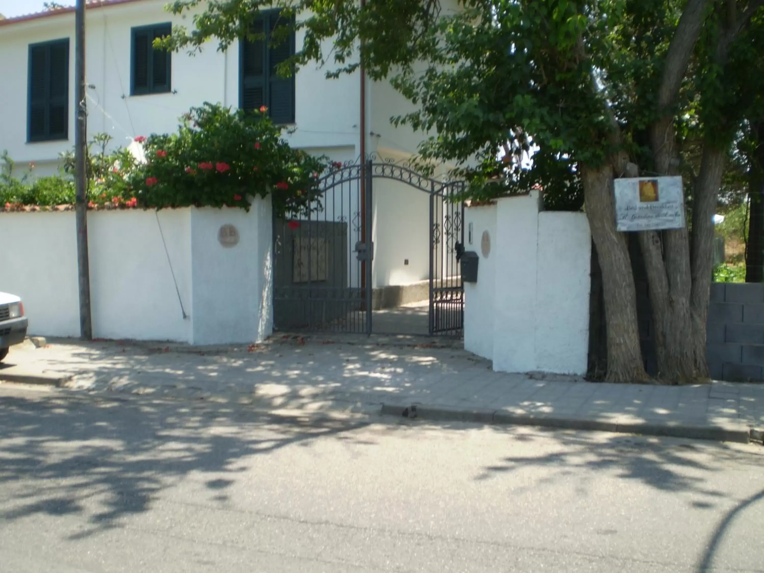 Facade/entrance in Il Giardino Di Emilio