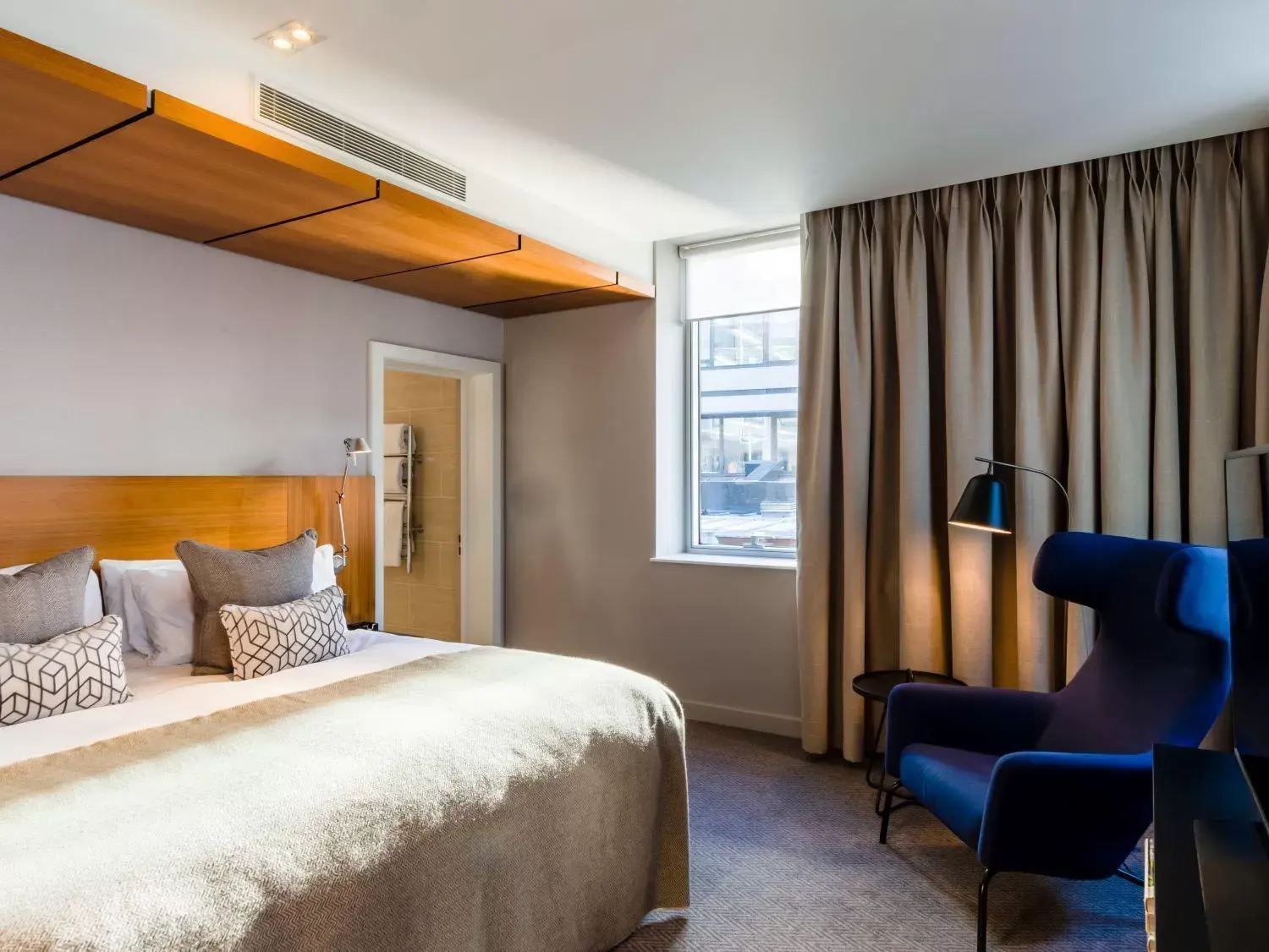 Bedroom in Clayton Hotel London Wall