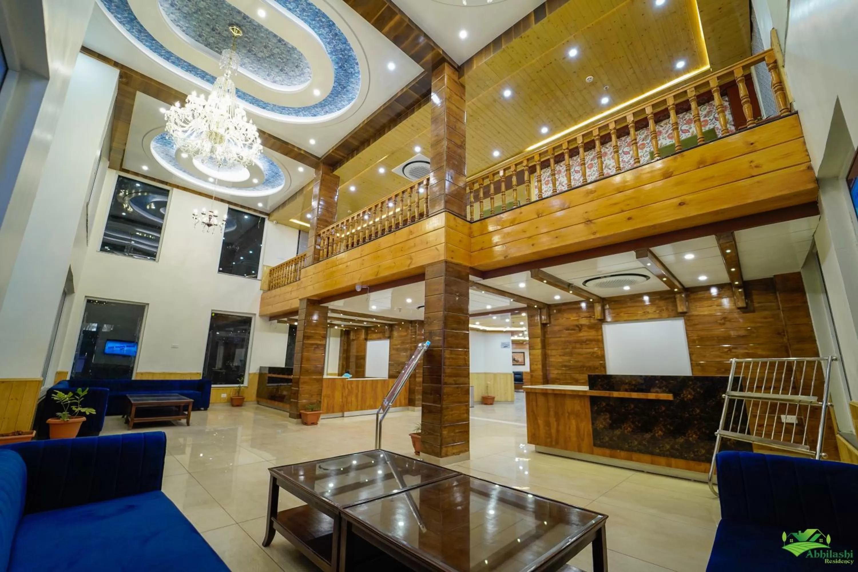 Lobby or reception in Abhilashi Residency & Spa - Centrally Heated & Air Cooled