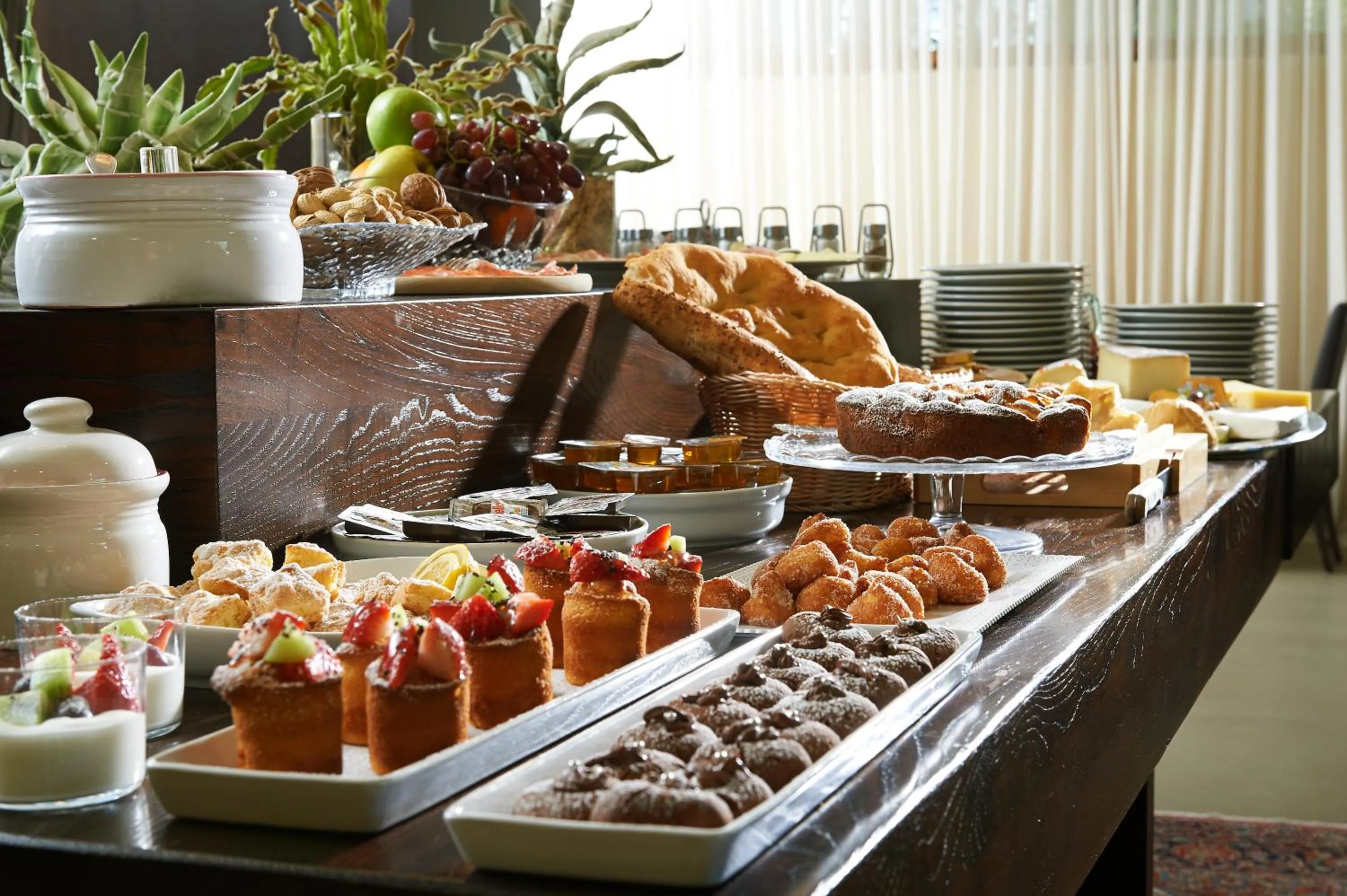 Buffet breakfast in Park Hotel Chianti