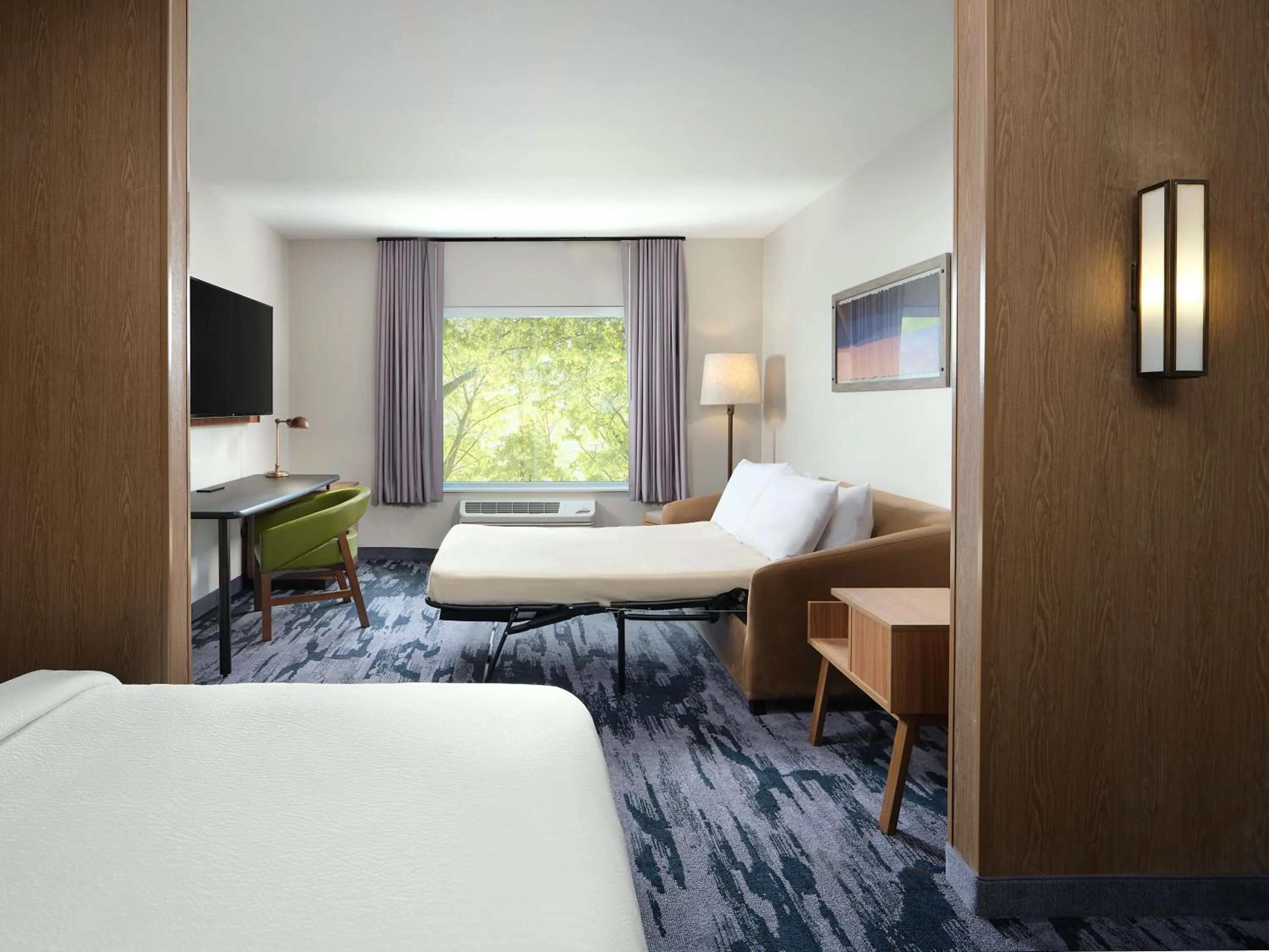 Seating area, Bed in Fairfield Inn & Suites by Marriott Fort Lauderdale Northwest