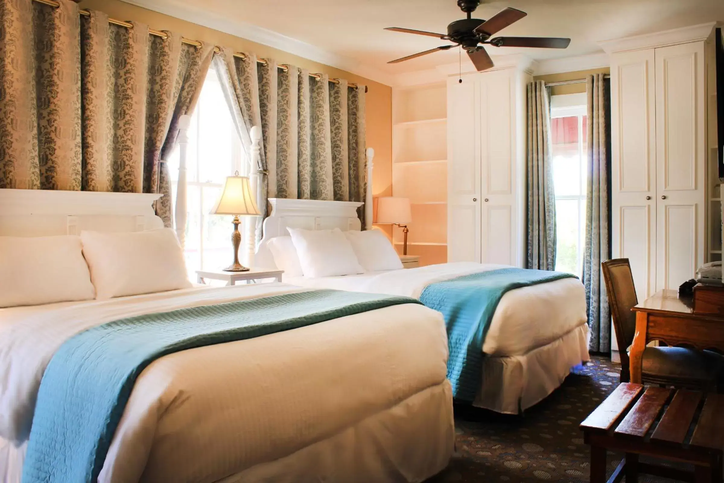 Photo of the whole room, Bed in The Riverview Hotel - New Smyrna Beach