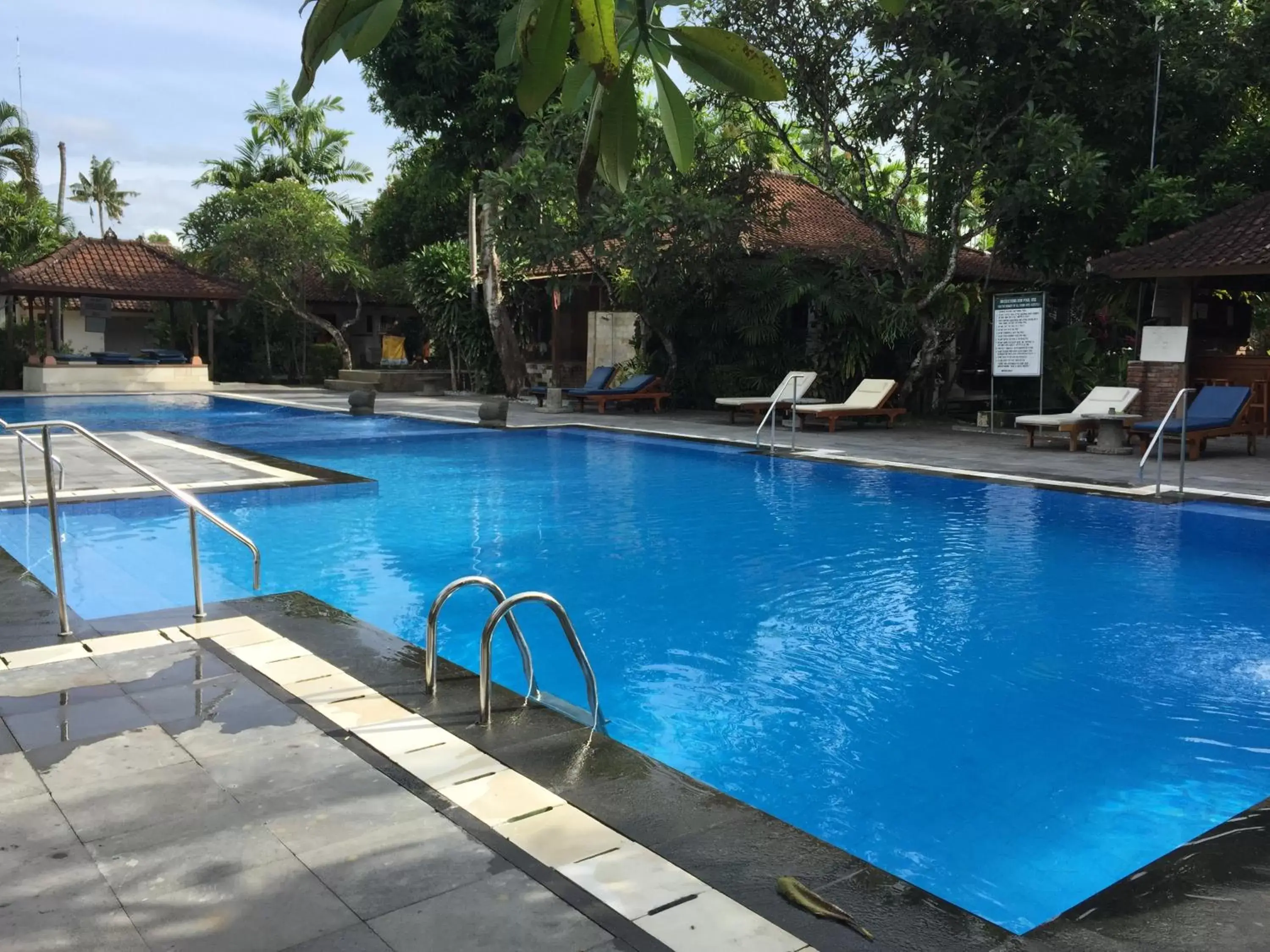 Garden, Swimming Pool in Bumi Ayu Bungalow Sanur