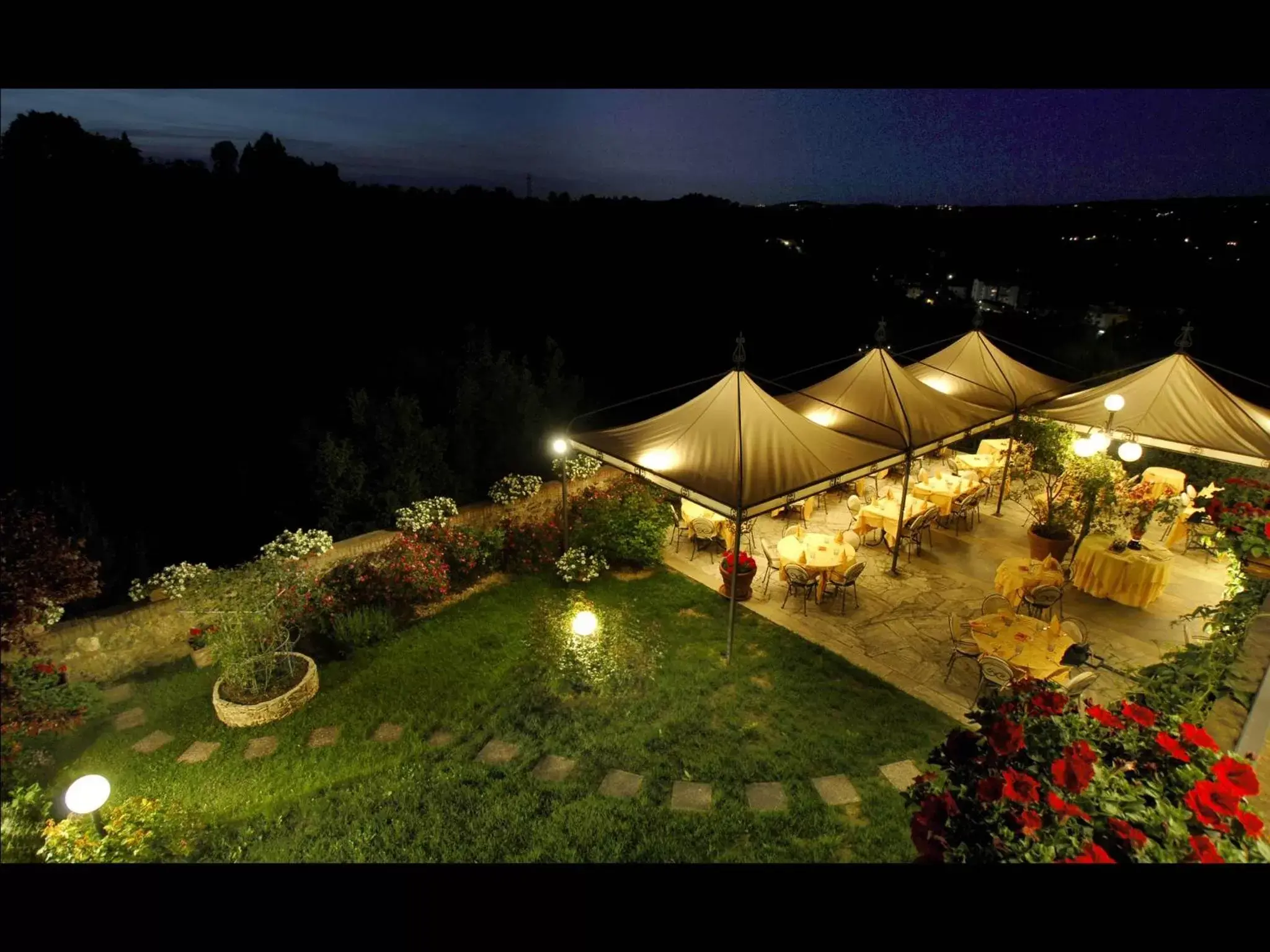 Restaurant/places to eat, Garden View in Hotel Palazzo Renieri - 3stelle S